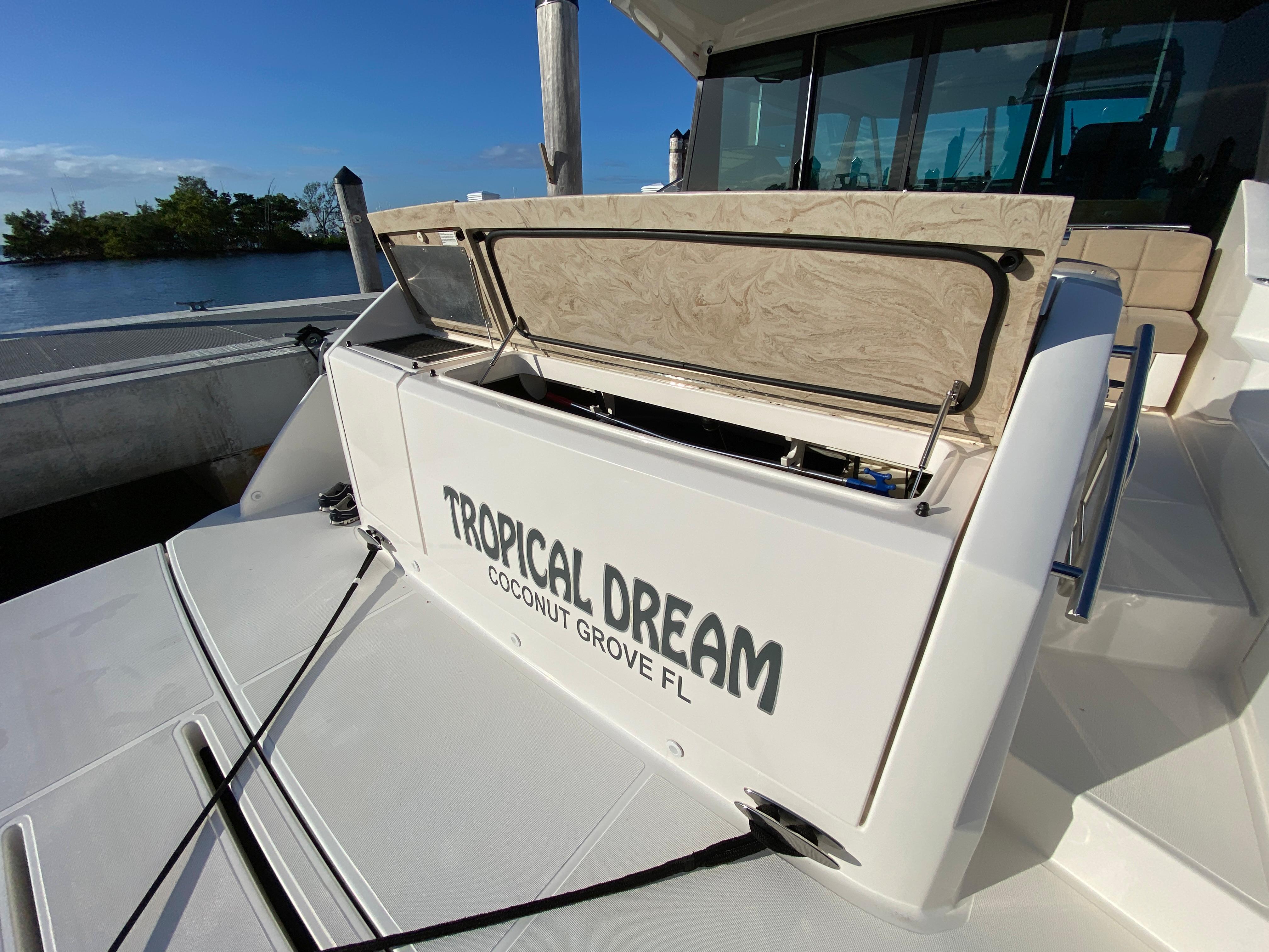 Tropical Dreams Yacht Photos Pics 