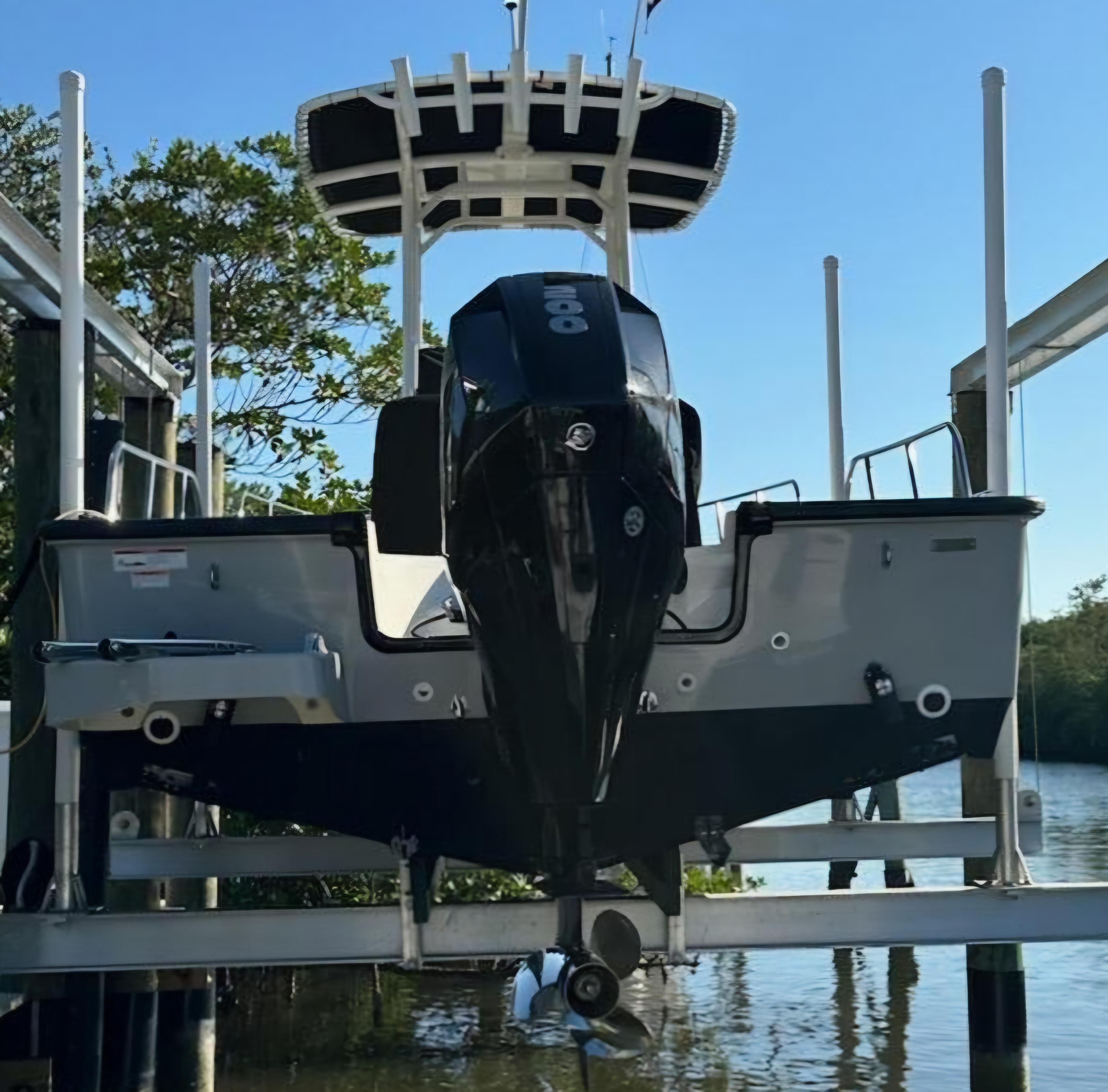 2023-boston-whaler-210-montauk-power-9765926-20250421072100199-1_XLARGE