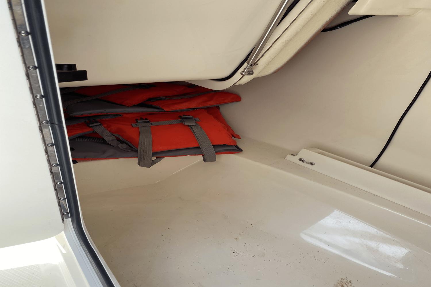 2018-boston-whaler-270-vantage-power-9685927-974868394-0-070320250806-31