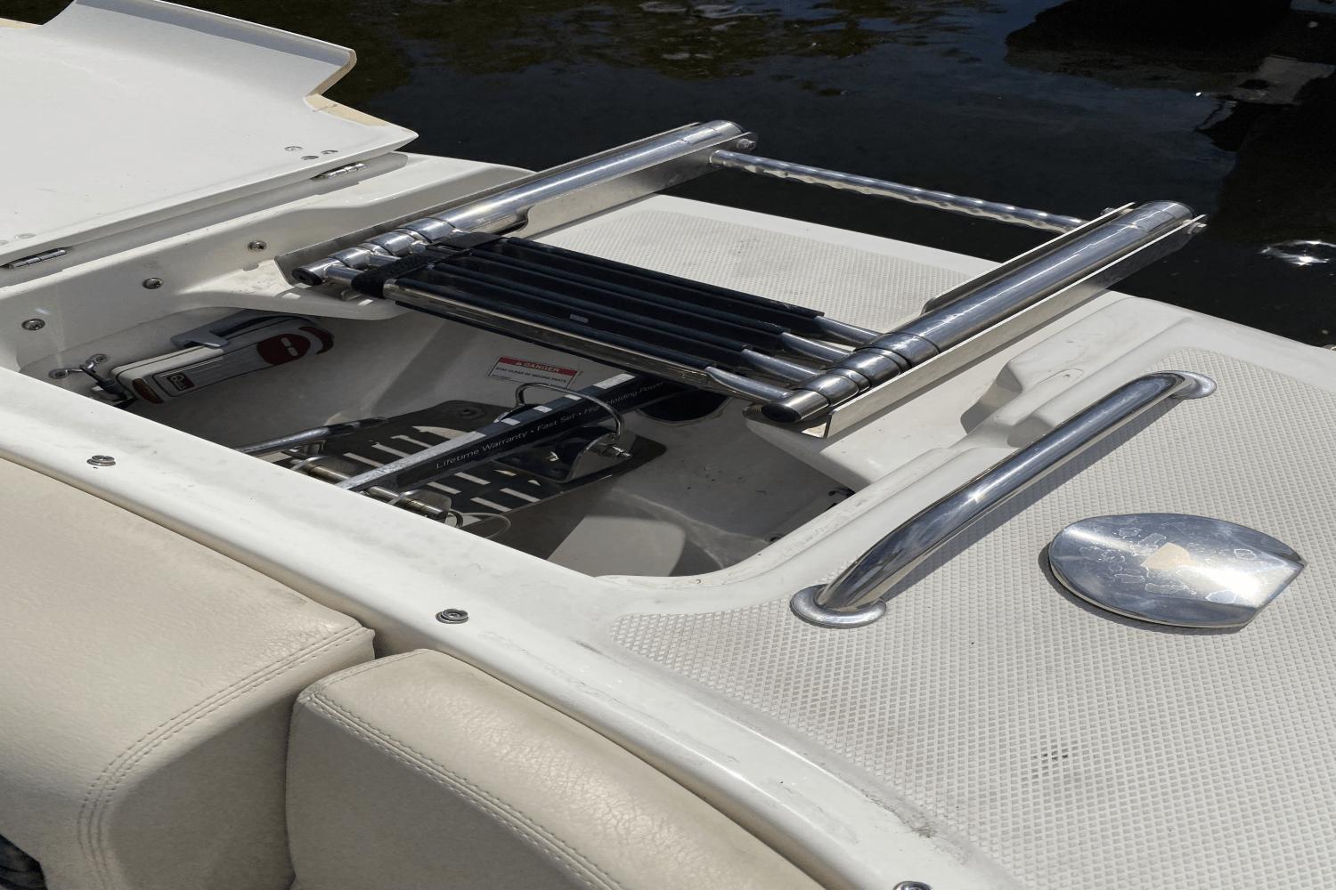 2018-boston-whaler-270-vantage-power-9685927-974868404-0-070320250805-18
