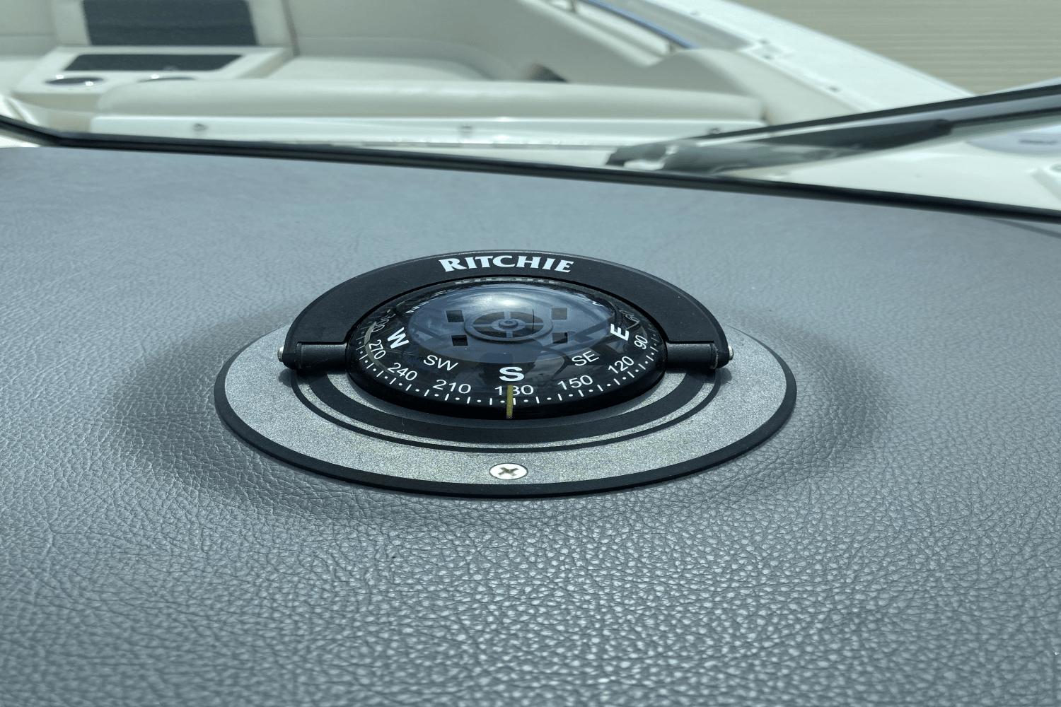 2018-boston-whaler-270-vantage-power-9685927-974868406-0-070320250805-22