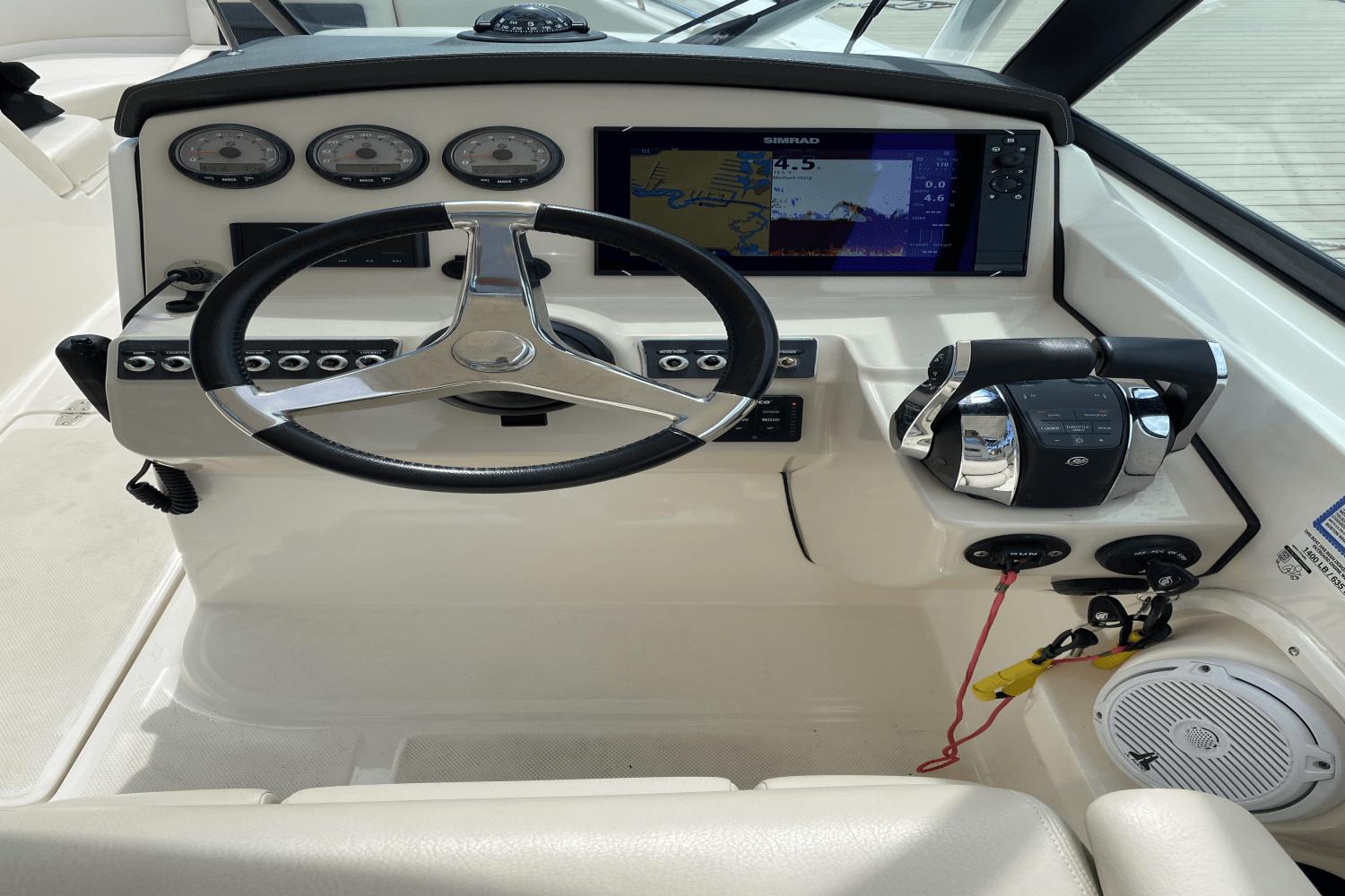 2018-boston-whaler-270-vantage-power-9685927-974868410-0-070320250805-6