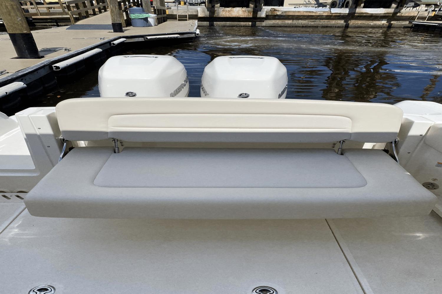 2018-boston-whaler-270-vantage-power-9685927-974868411-0-070320250805-14