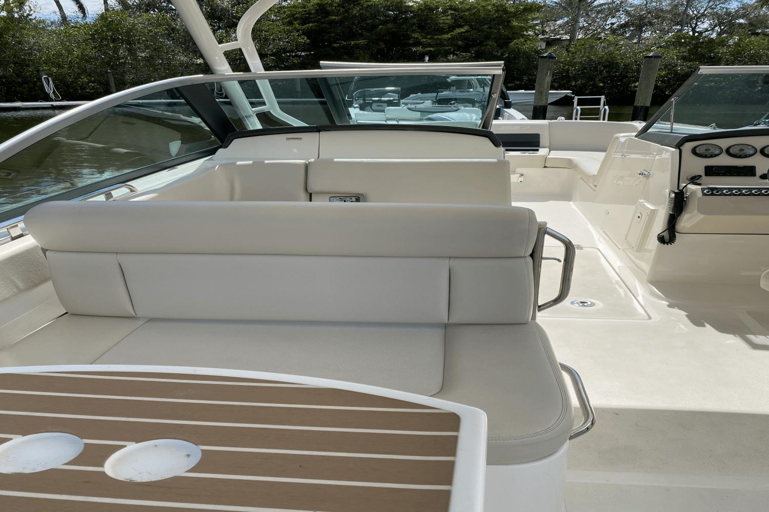 2018-boston-whaler-270-vantage-power-9685927-974868412-0-070320250805-9