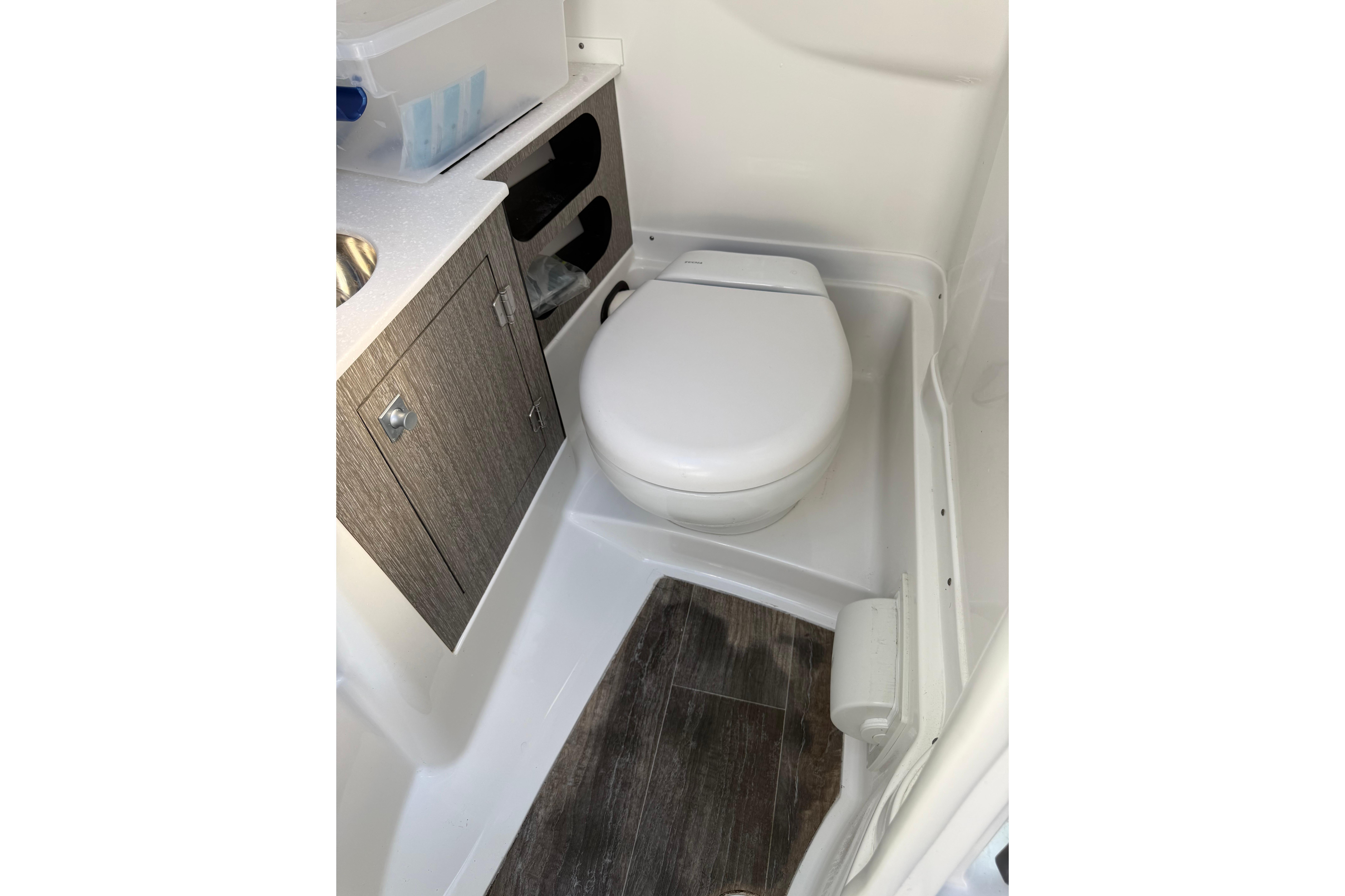 2020 Monterey 255SS Super Sport-15