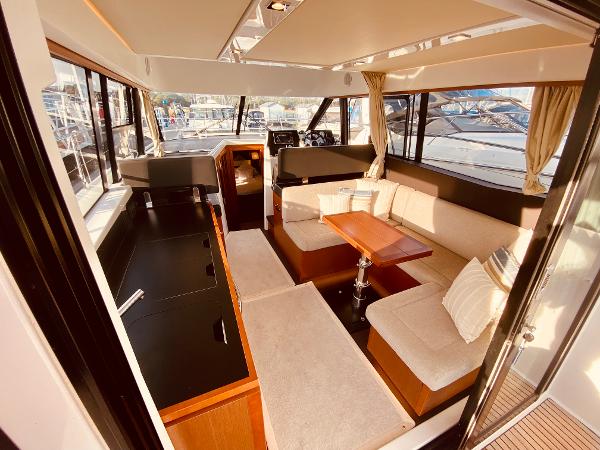 2016 Jeanneau Velasco 37F