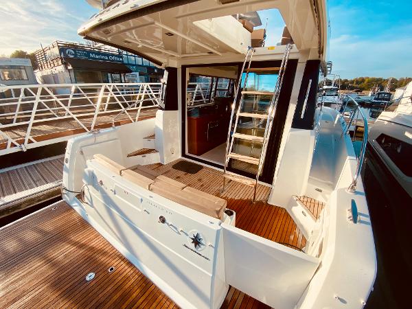 2016 Jeanneau Velasco 37F