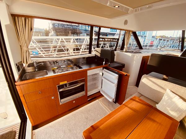 2016 Jeanneau Velasco 37F