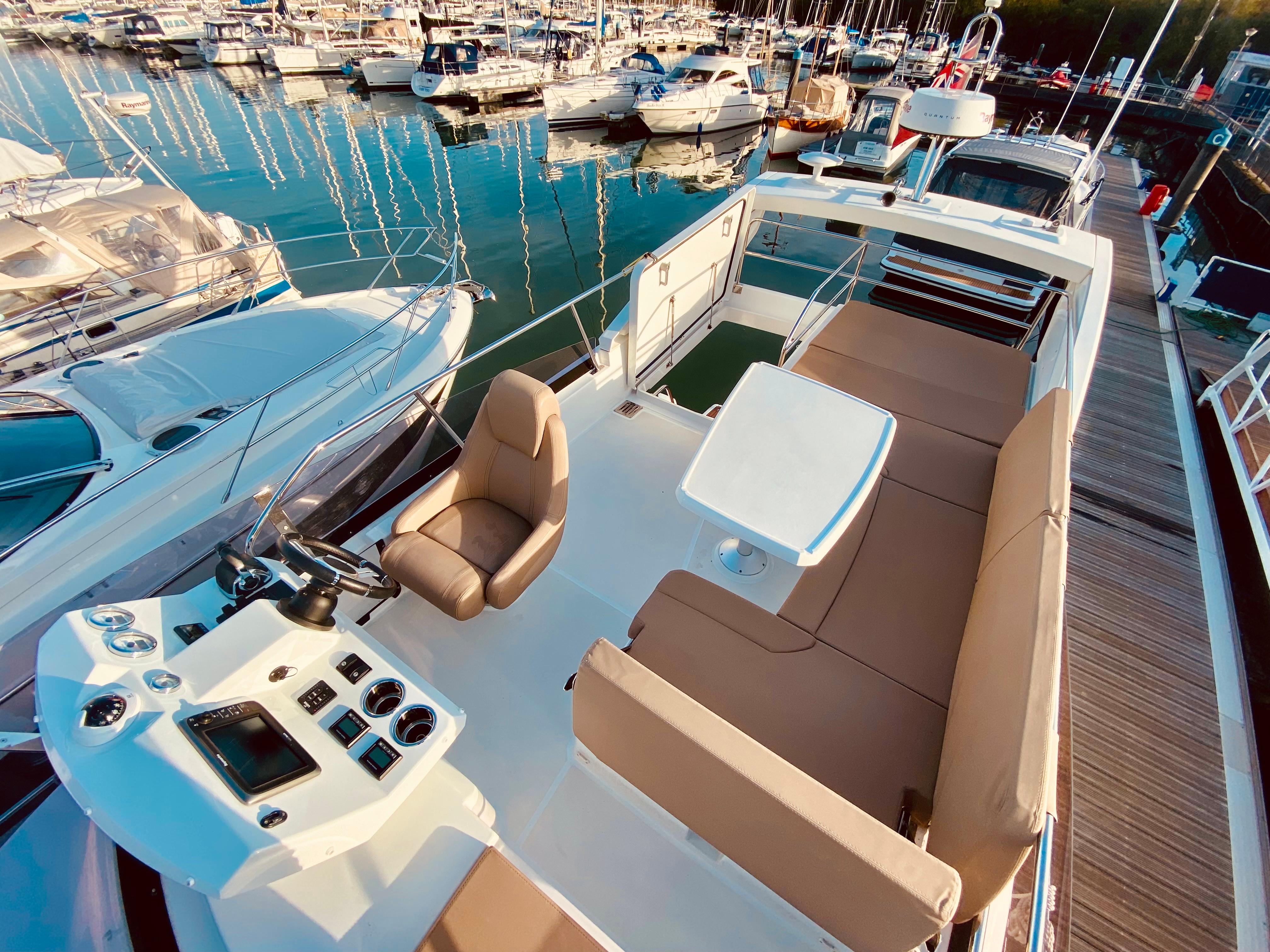 2016 Jeanneau Velasco 37F
