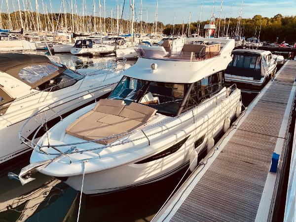 2016 Jeanneau Velasco 37F