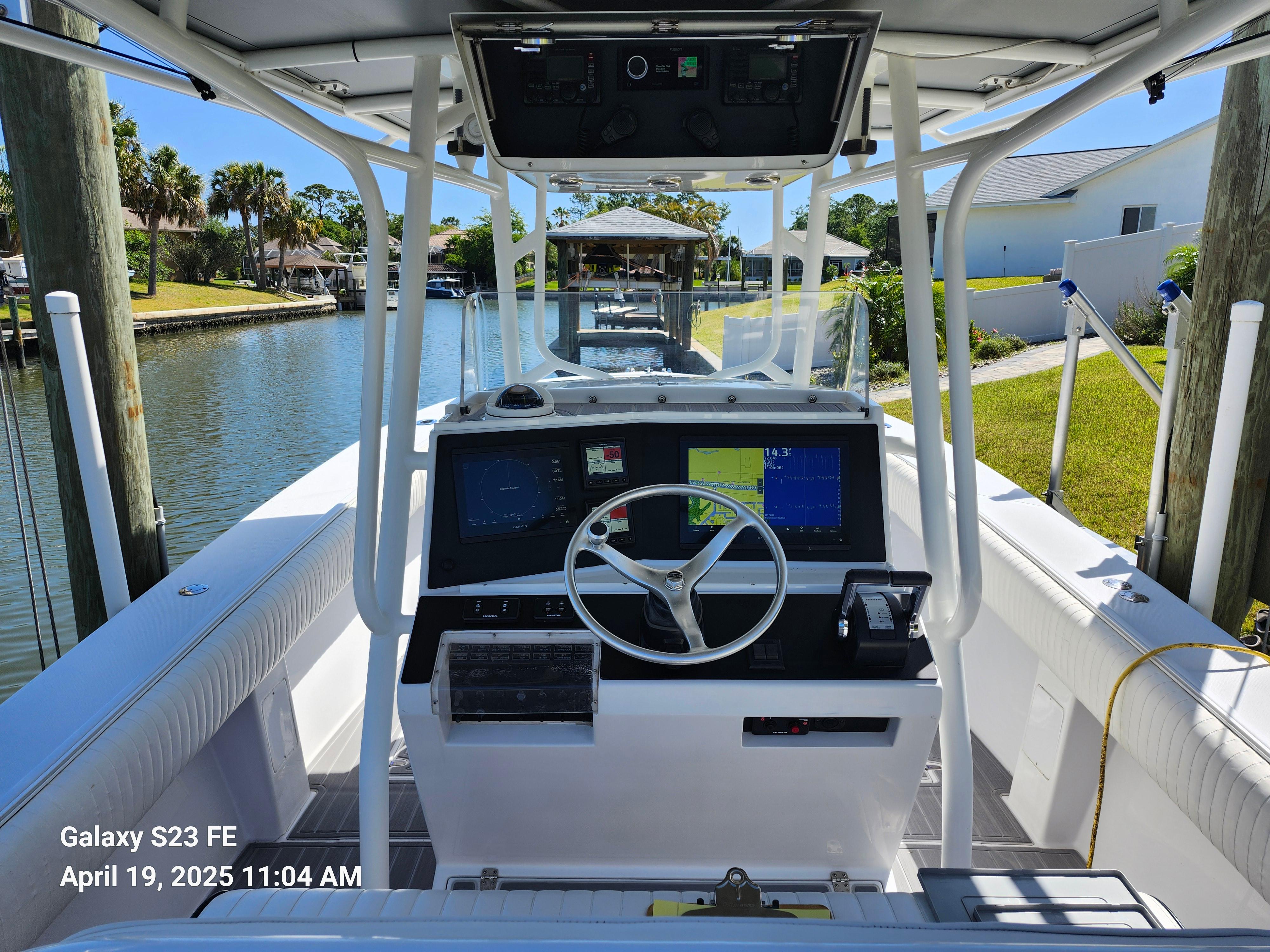 2001-jupiter-31-center-console-power-9765937-20250421172751606-1_XLARGE