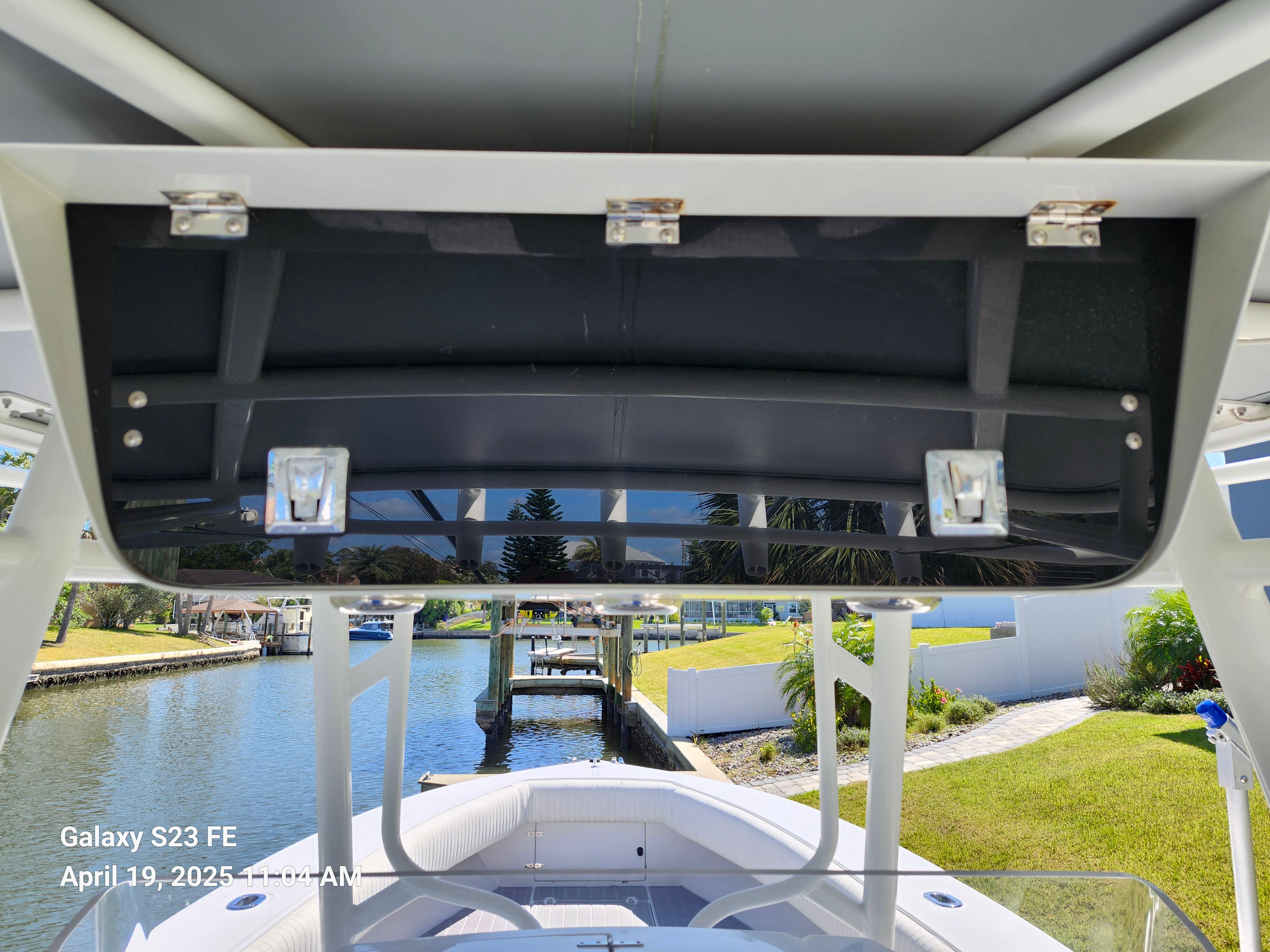 2001-jupiter-31-center-console-power-9765937-20250421172821417-1_XLARGE