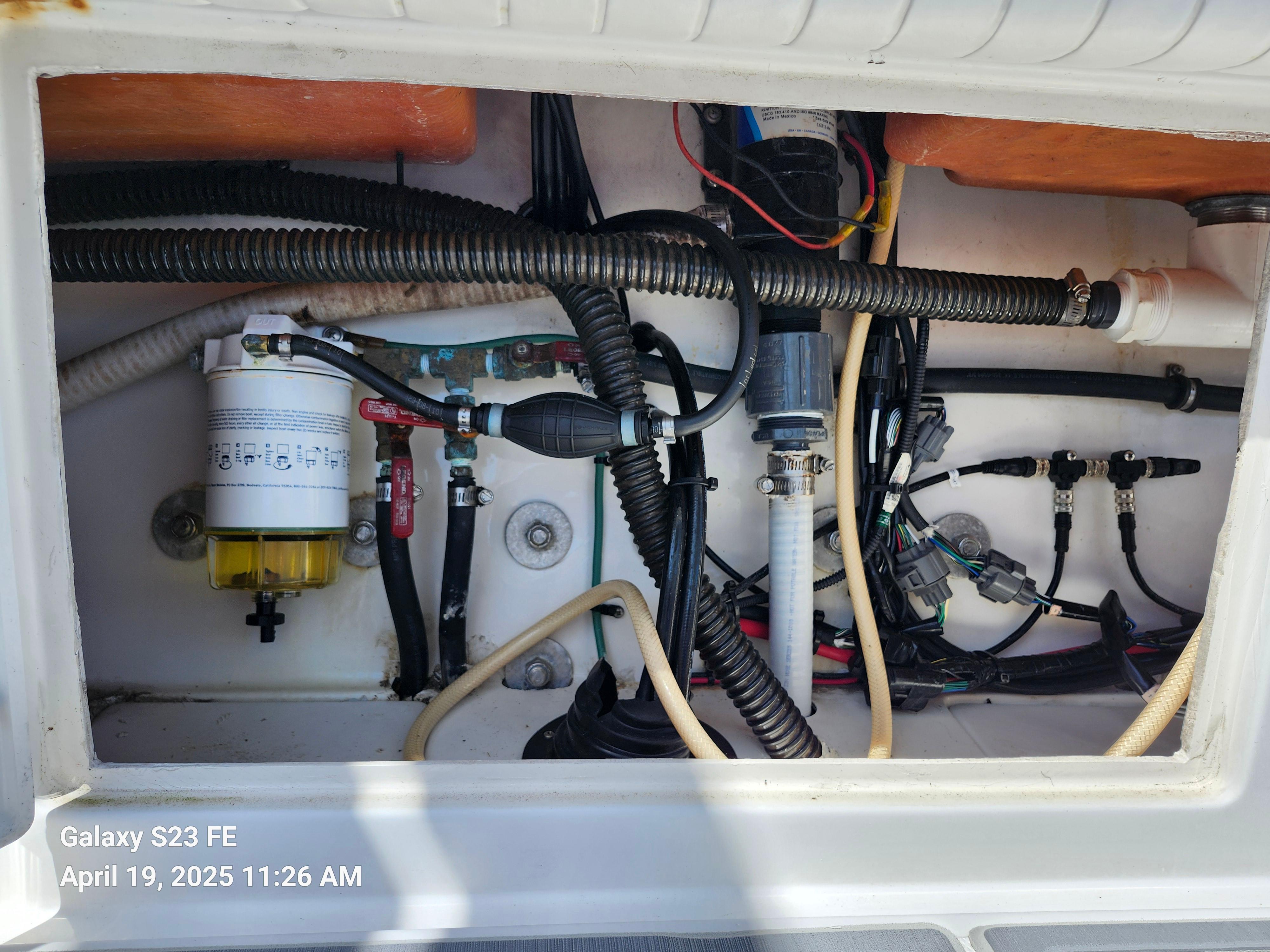 2001-jupiter-31-open-center-console-power-9765937-20250423065400787-1_XLARGE