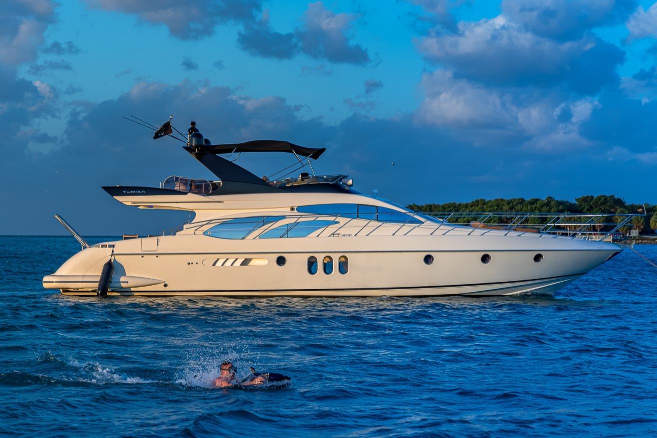 2007 Azimut 62 flybridge