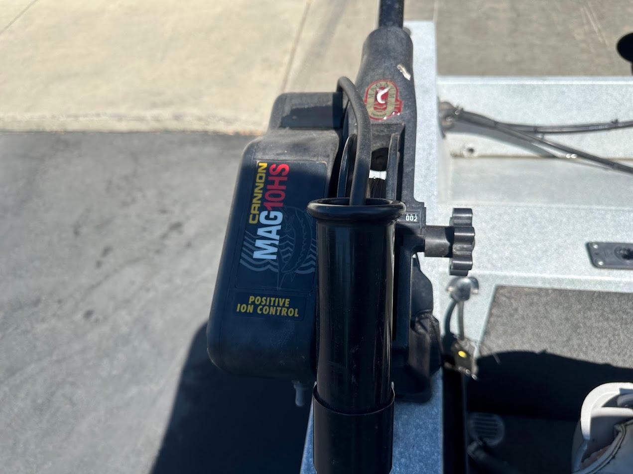 Cannon MAG 10HS downrigger on 2008 Jetcraft 1925 Adventurer boat.