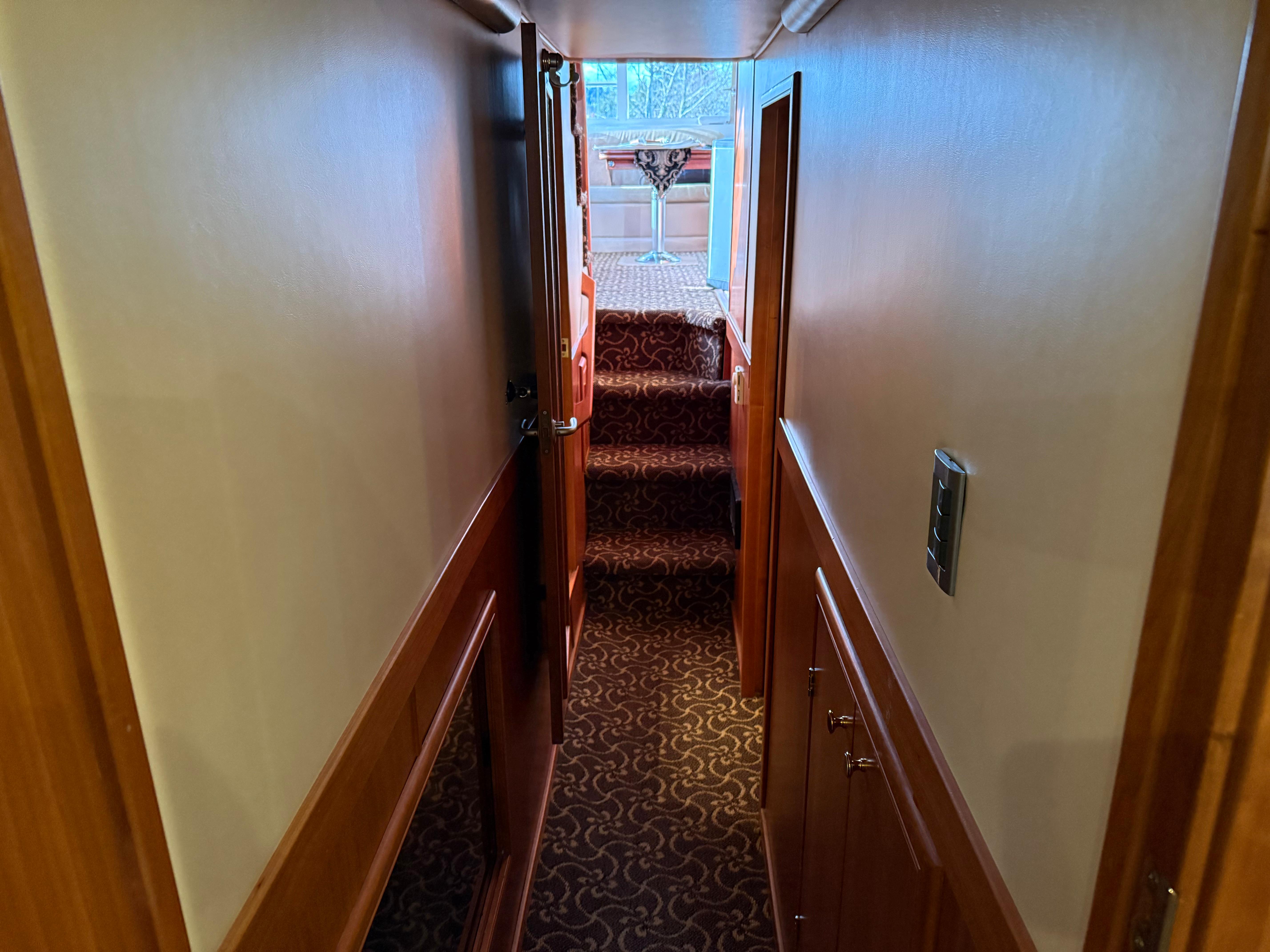 2003-meridian-490-pilothouse-power-9685945-20250219092648013-1_XLARGE