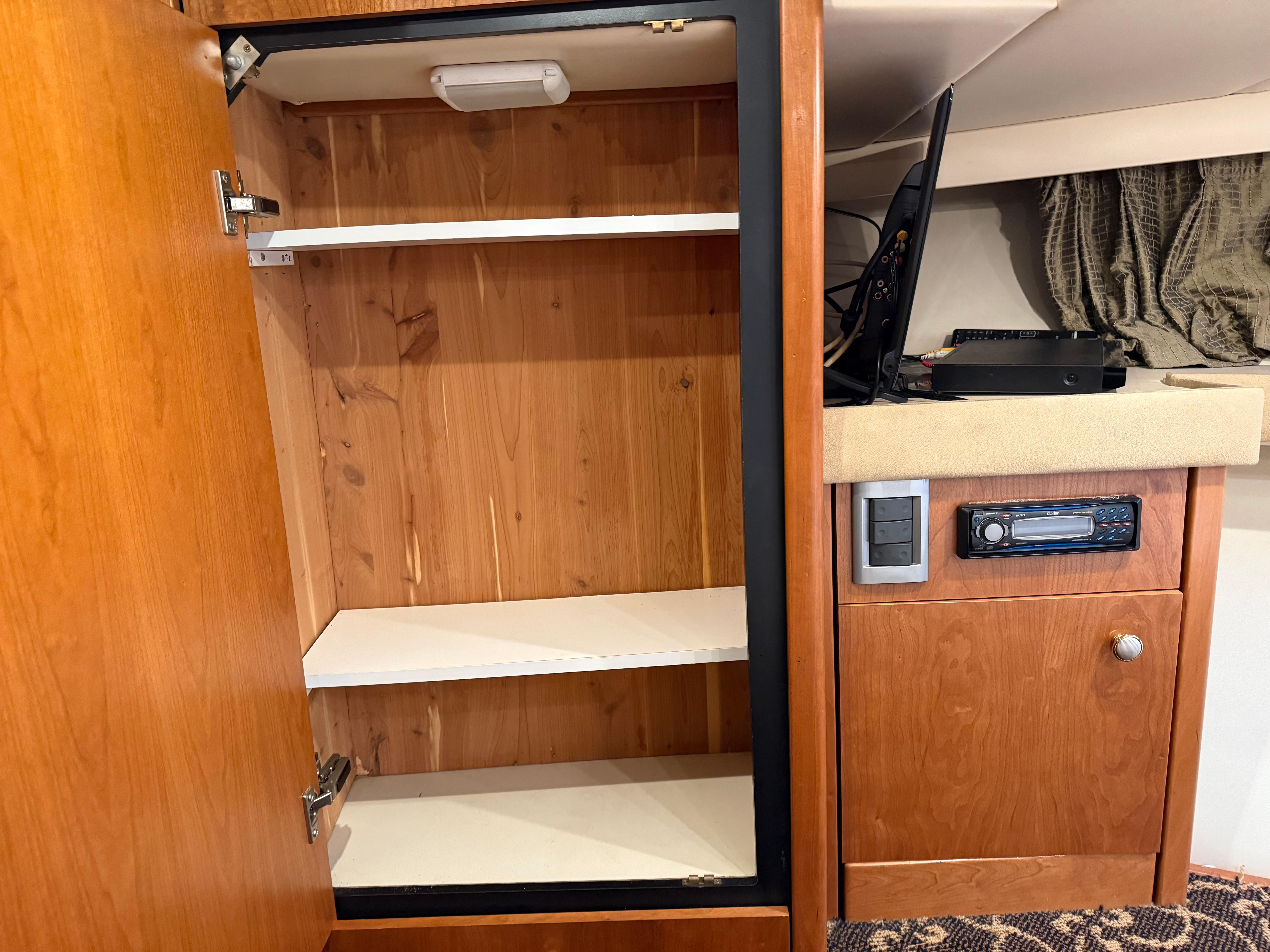 2003-meridian-490-pilothouse-power-9685945-20250219094529870-1_XLARGE