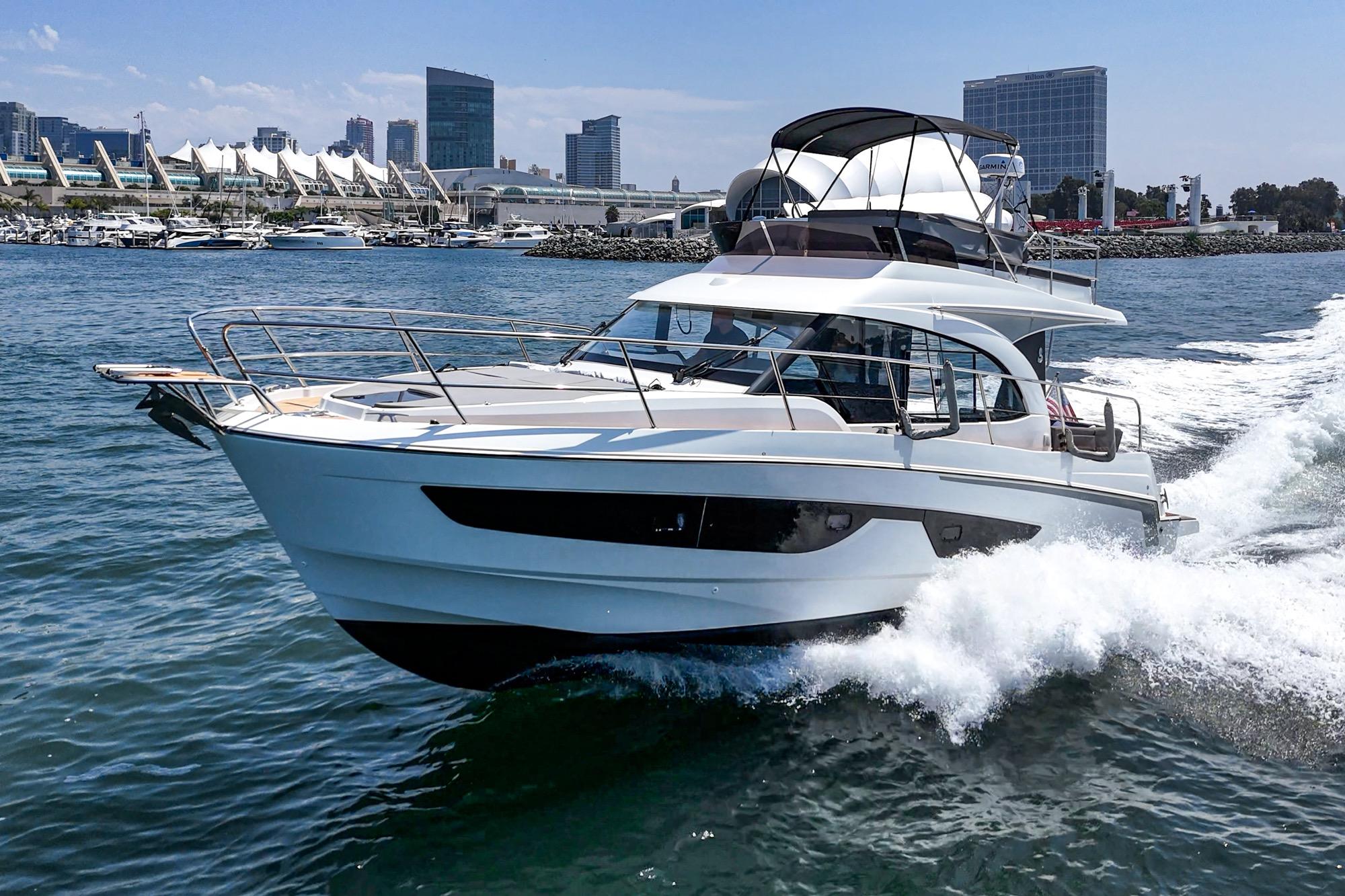 Yacht Photos Pics