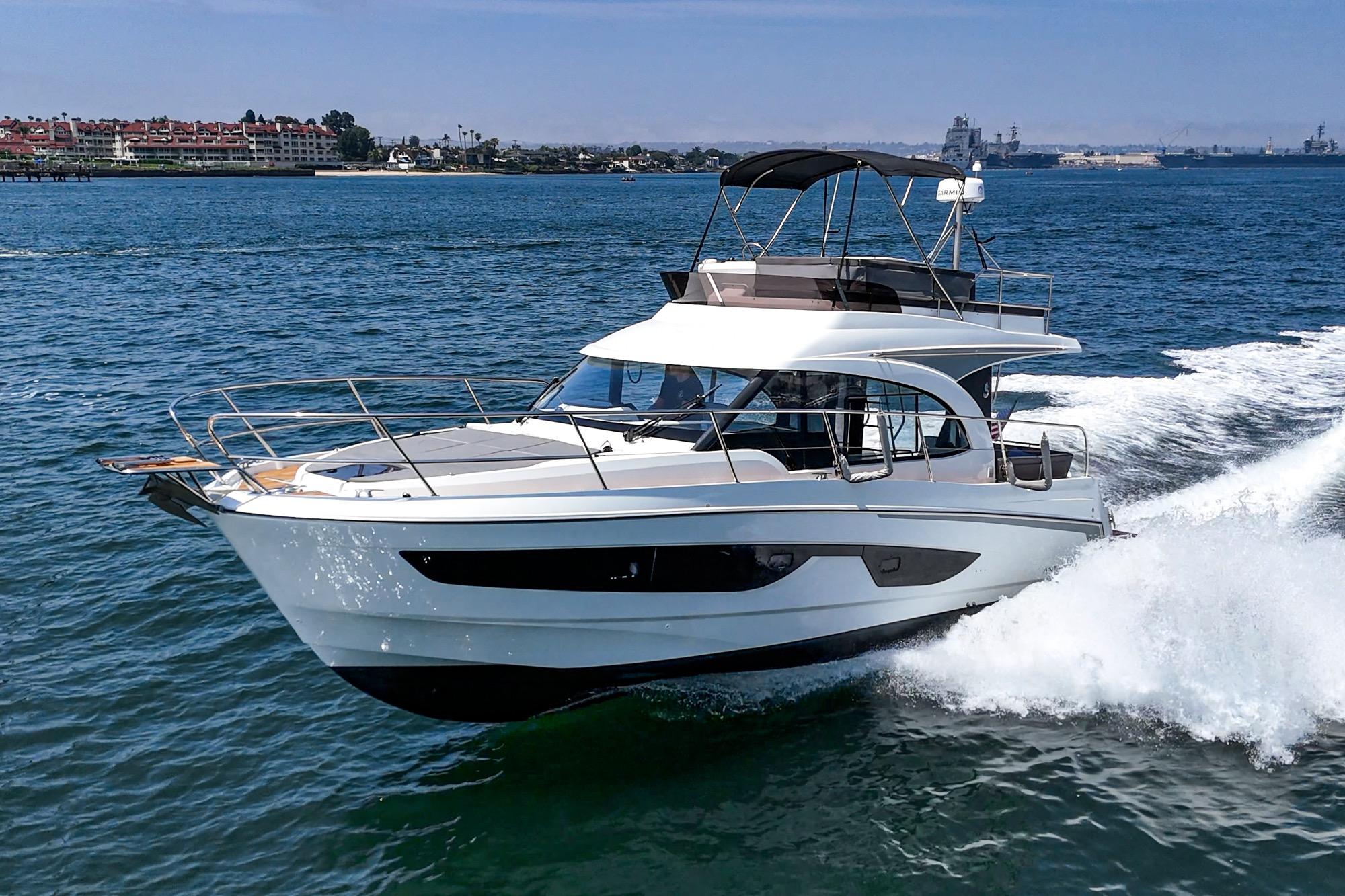 Yacht Photos Pics