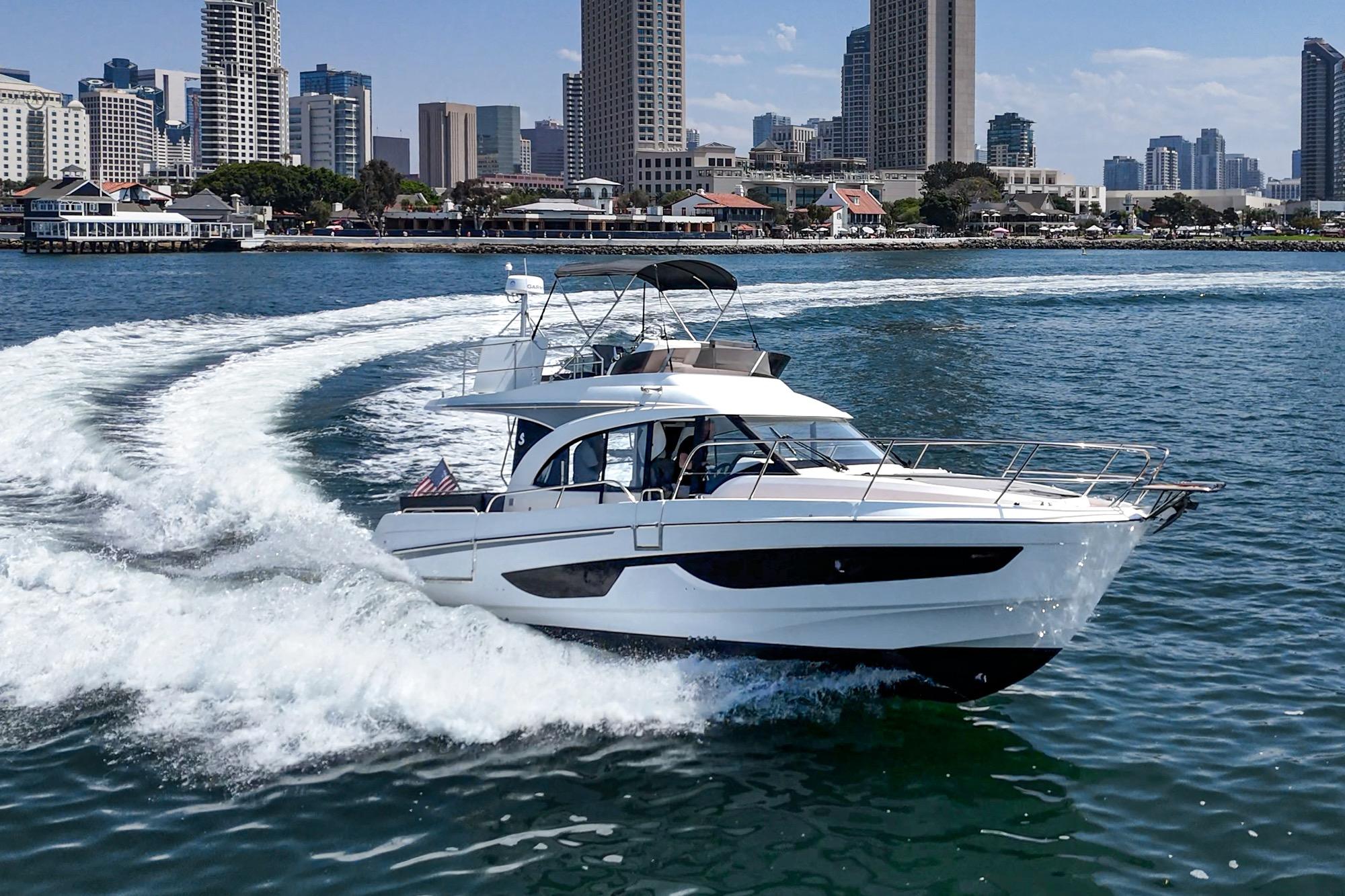 Yacht Photos Pics