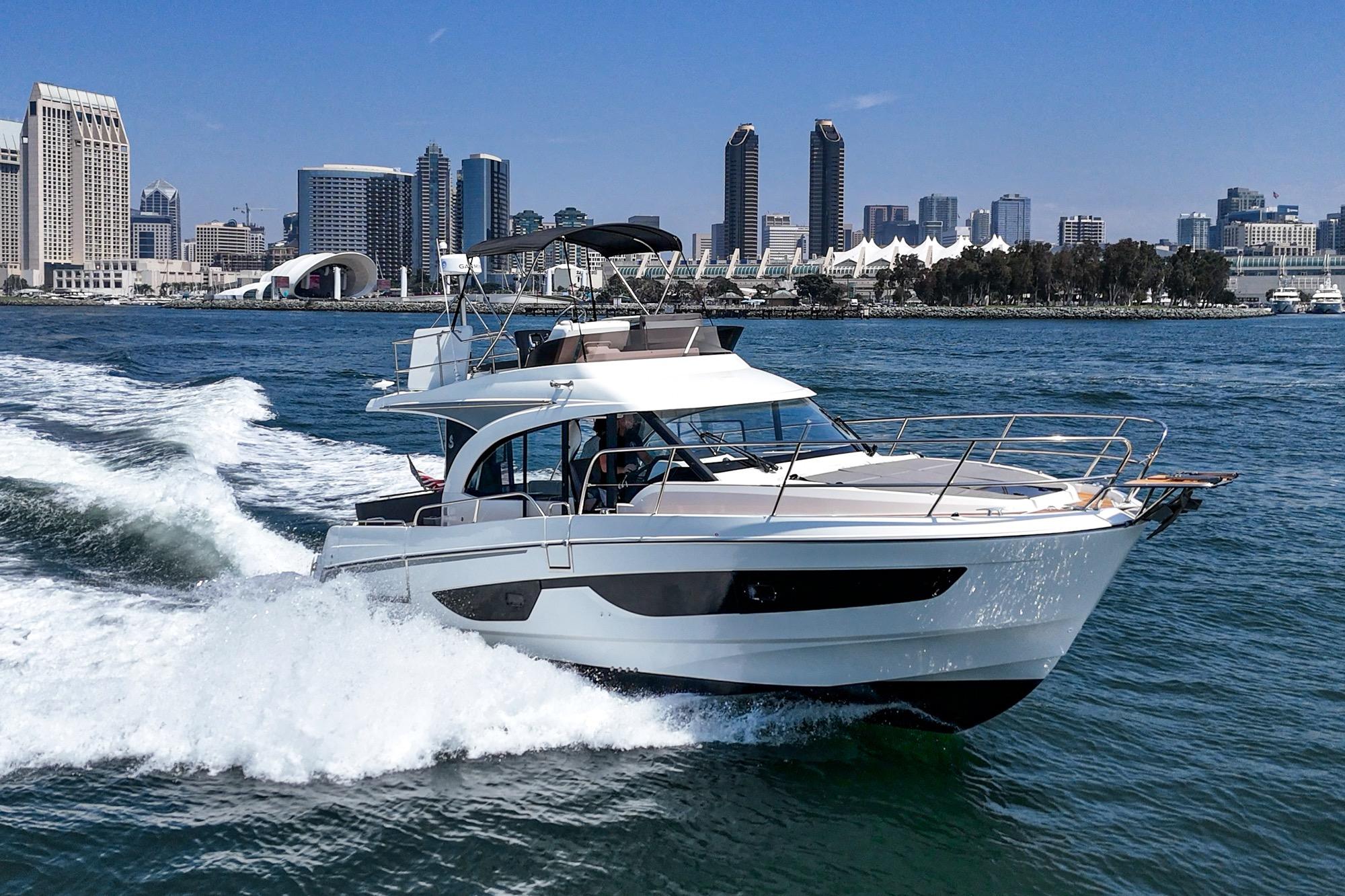 Yacht Photos Pics
