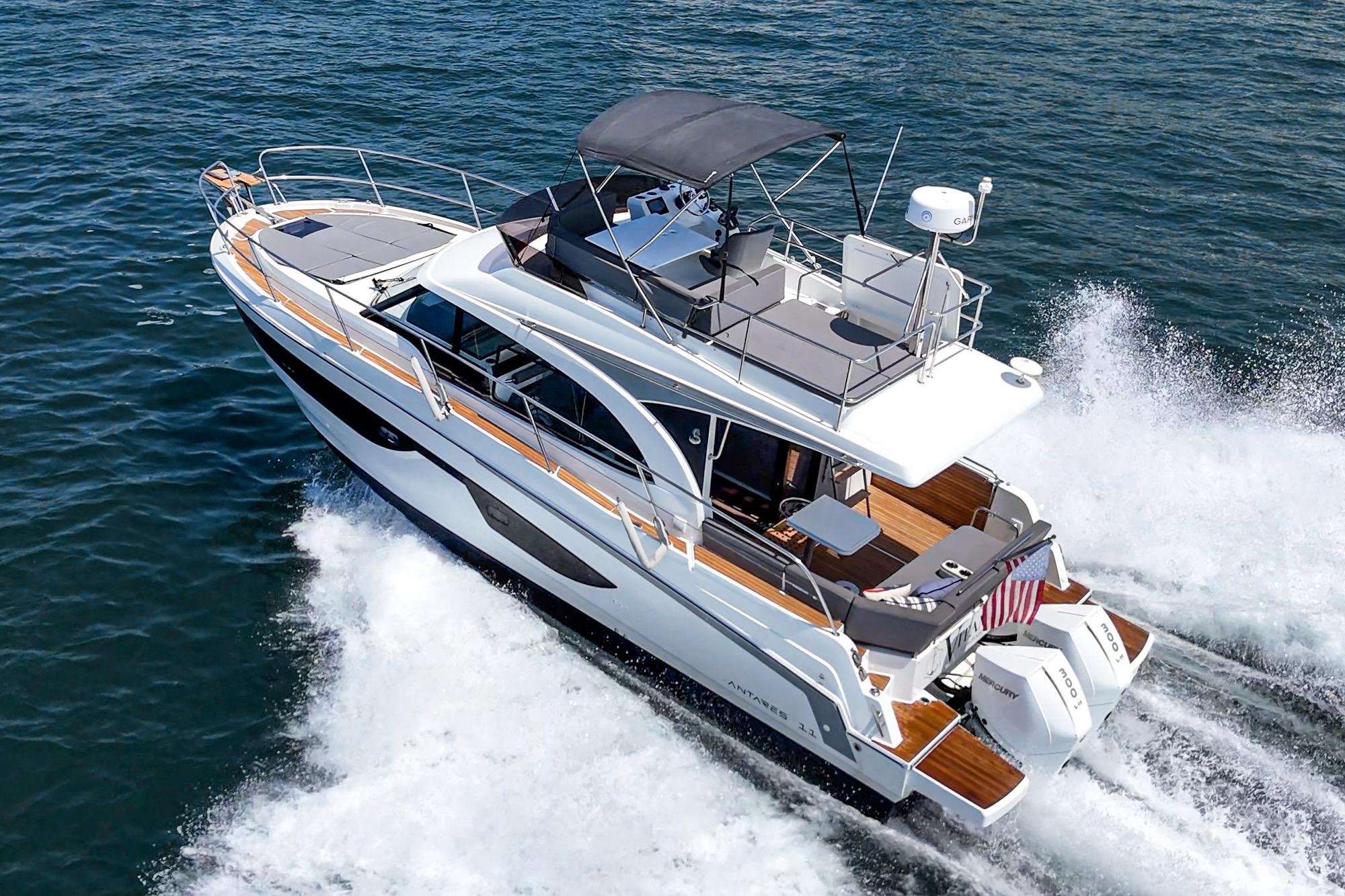 Yacht Photos Pics