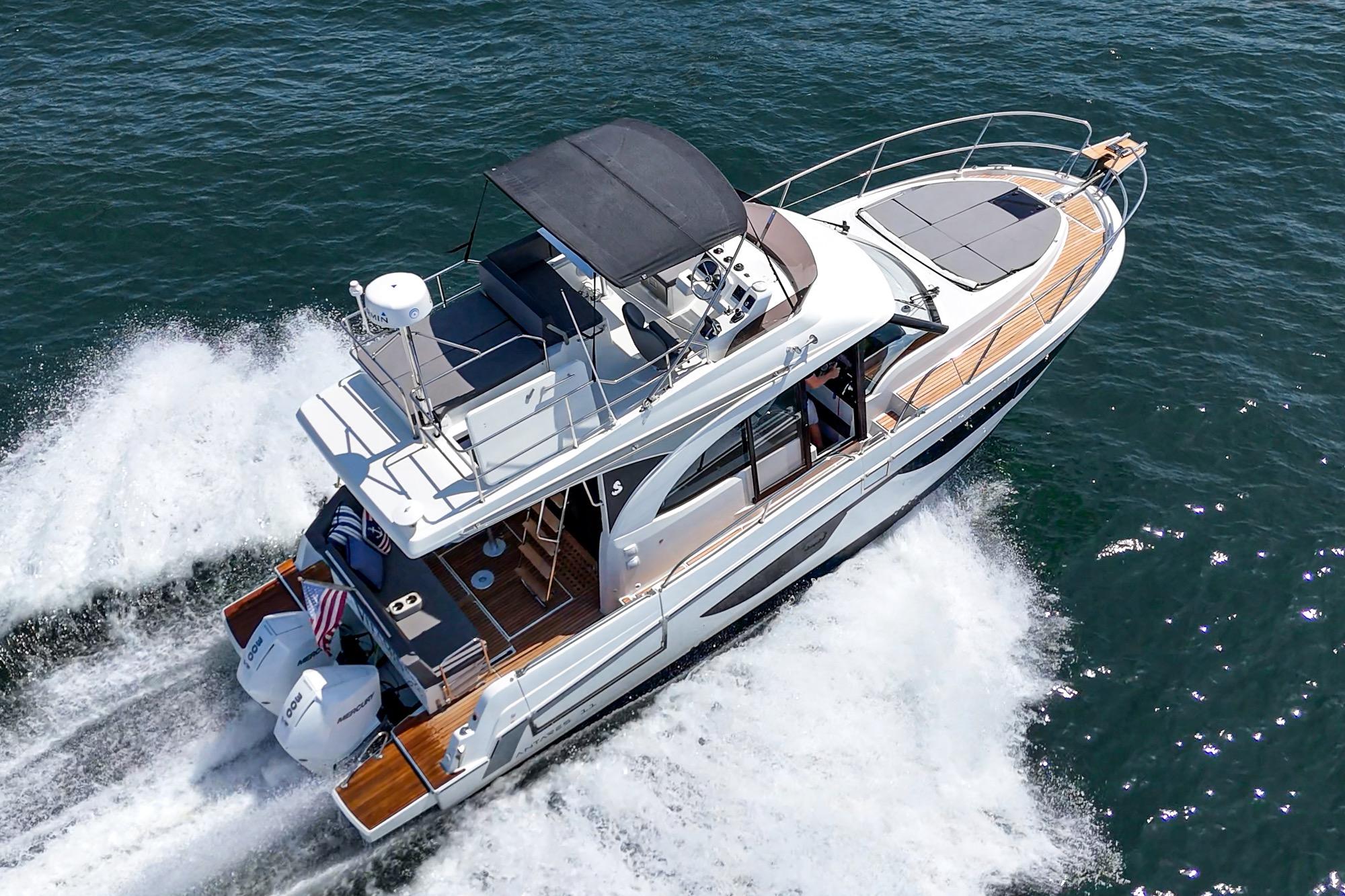 Yacht Photos Pics
