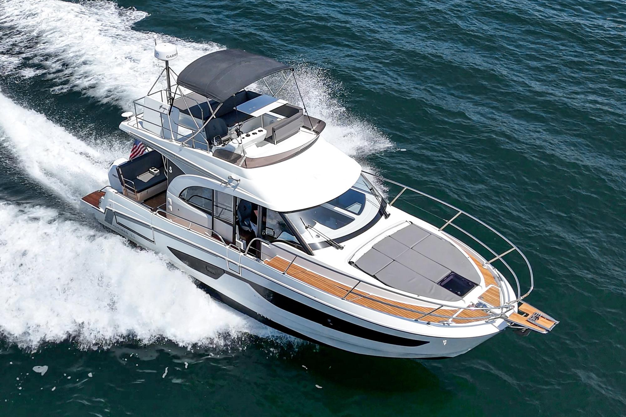 Yacht Photos Pics