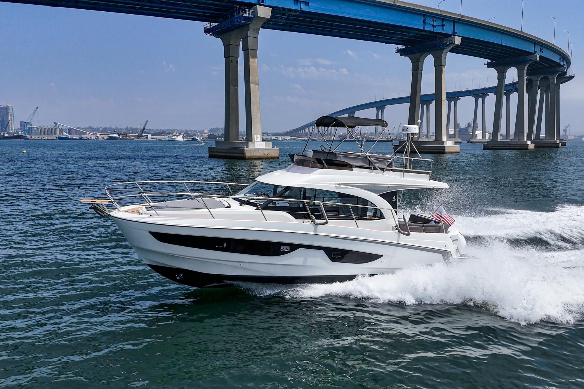 Yacht Photos Pics