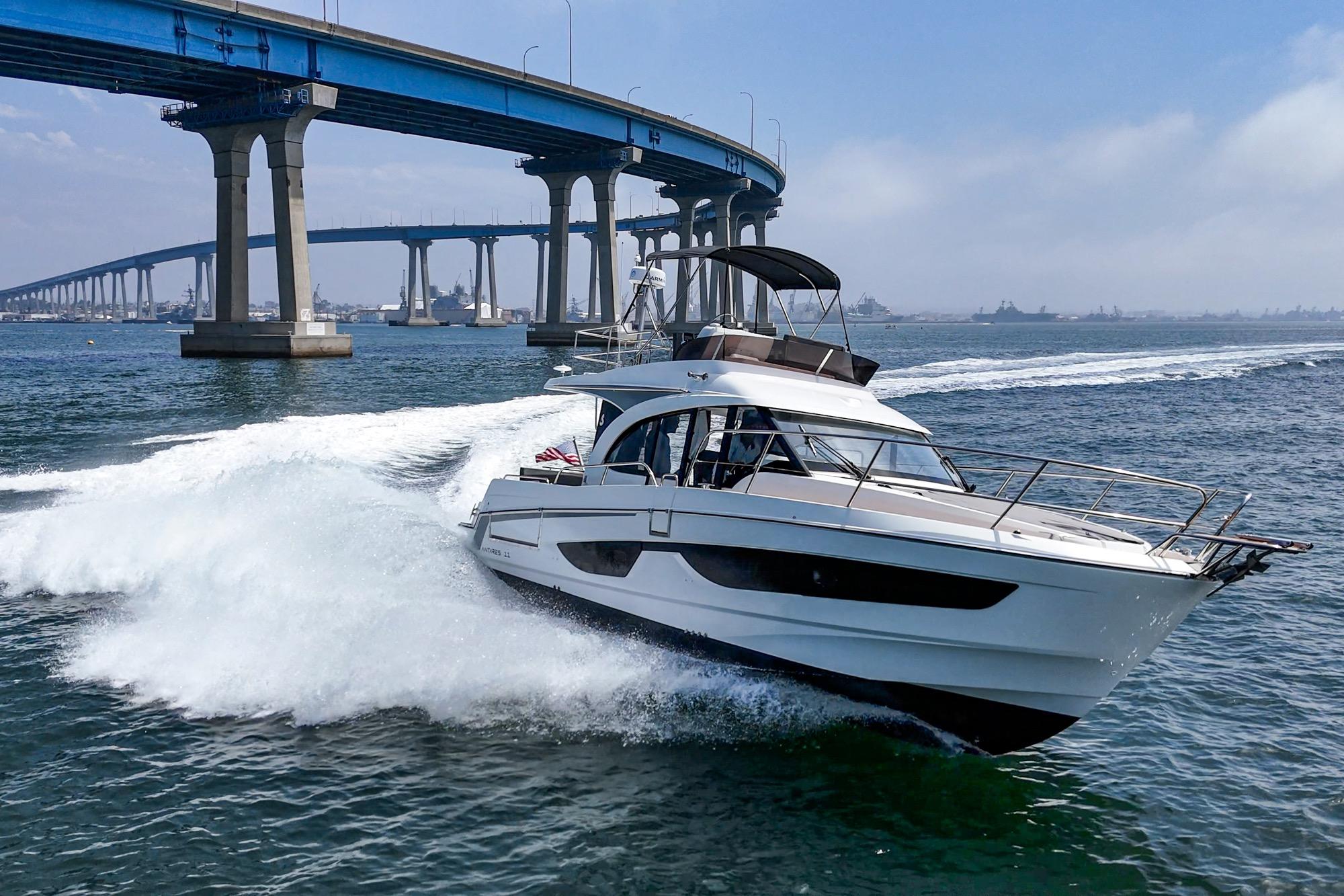 Yacht Photos Pics