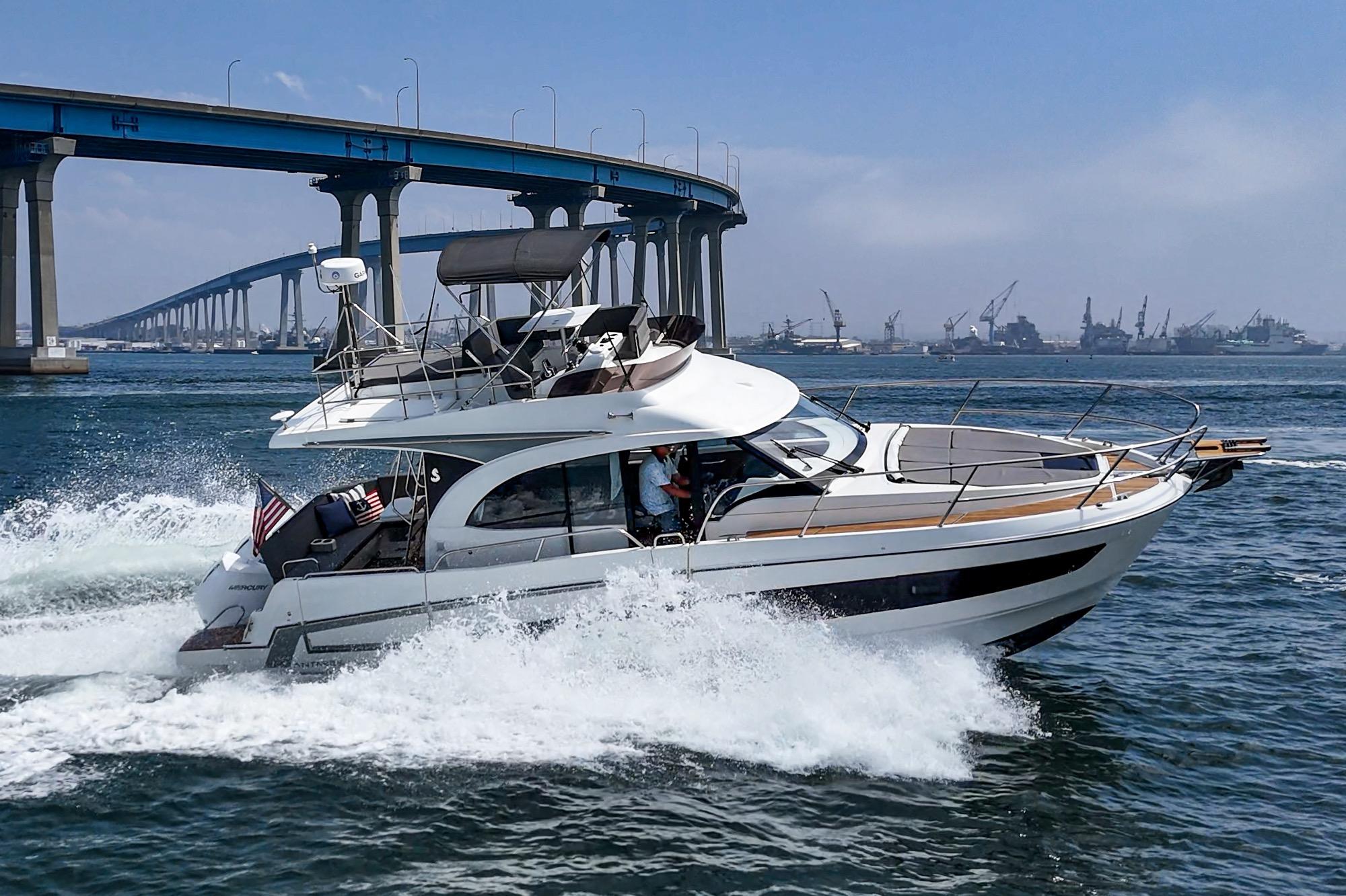 Yacht Photos Pics