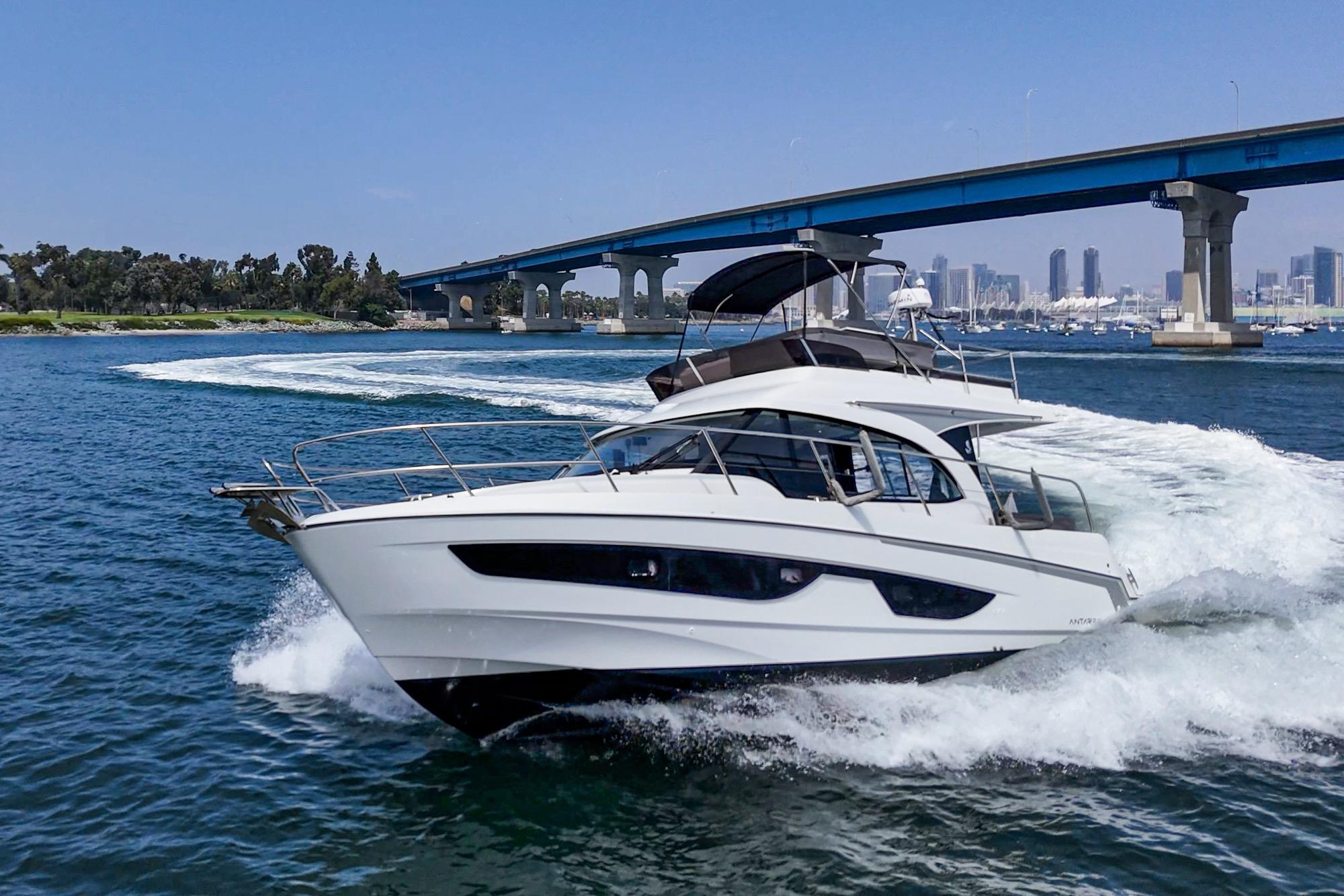 Yacht Photos Pics