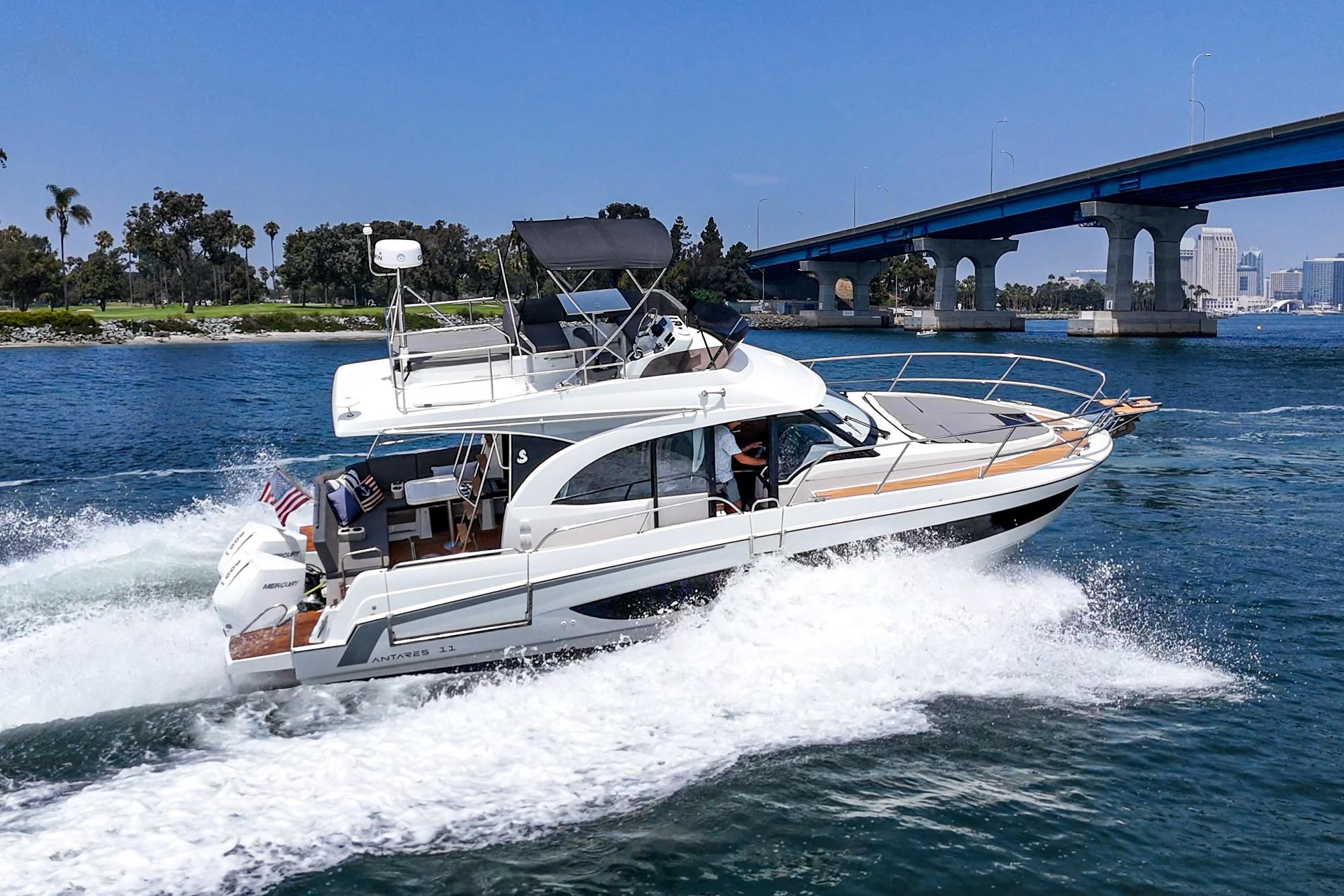 Yacht Photos Pics