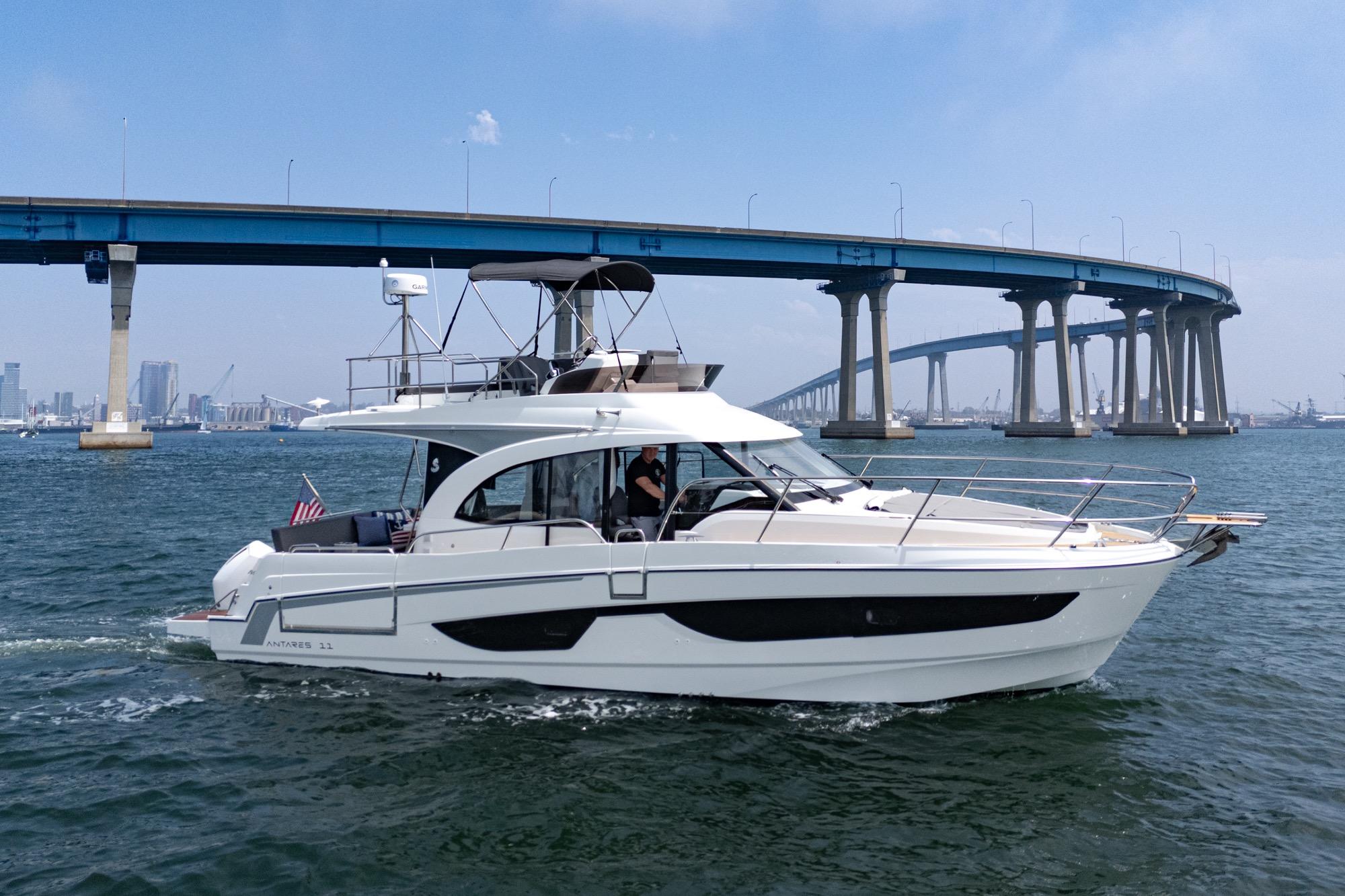 Yacht Photos Pics