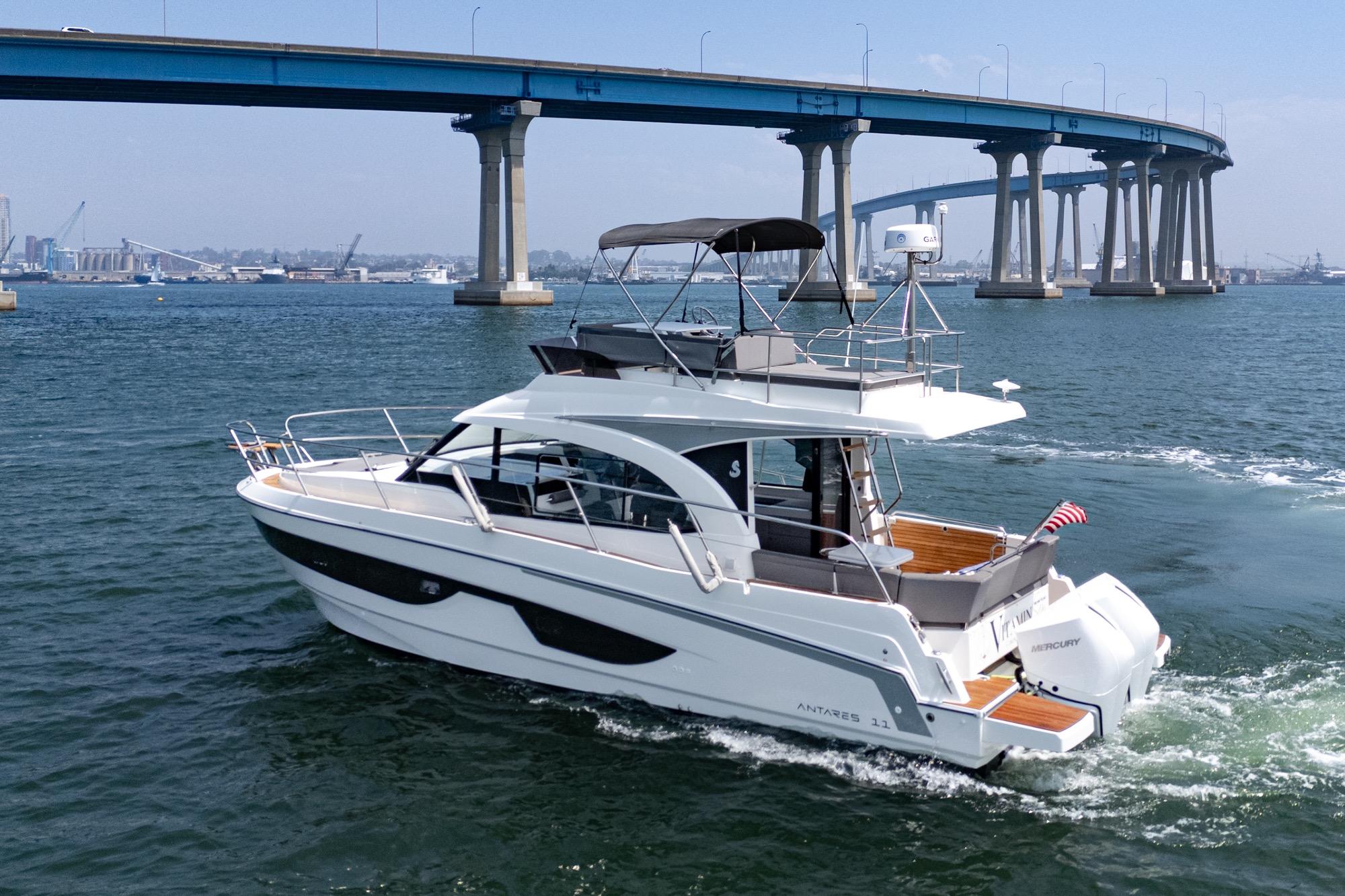 Yacht Photos Pics