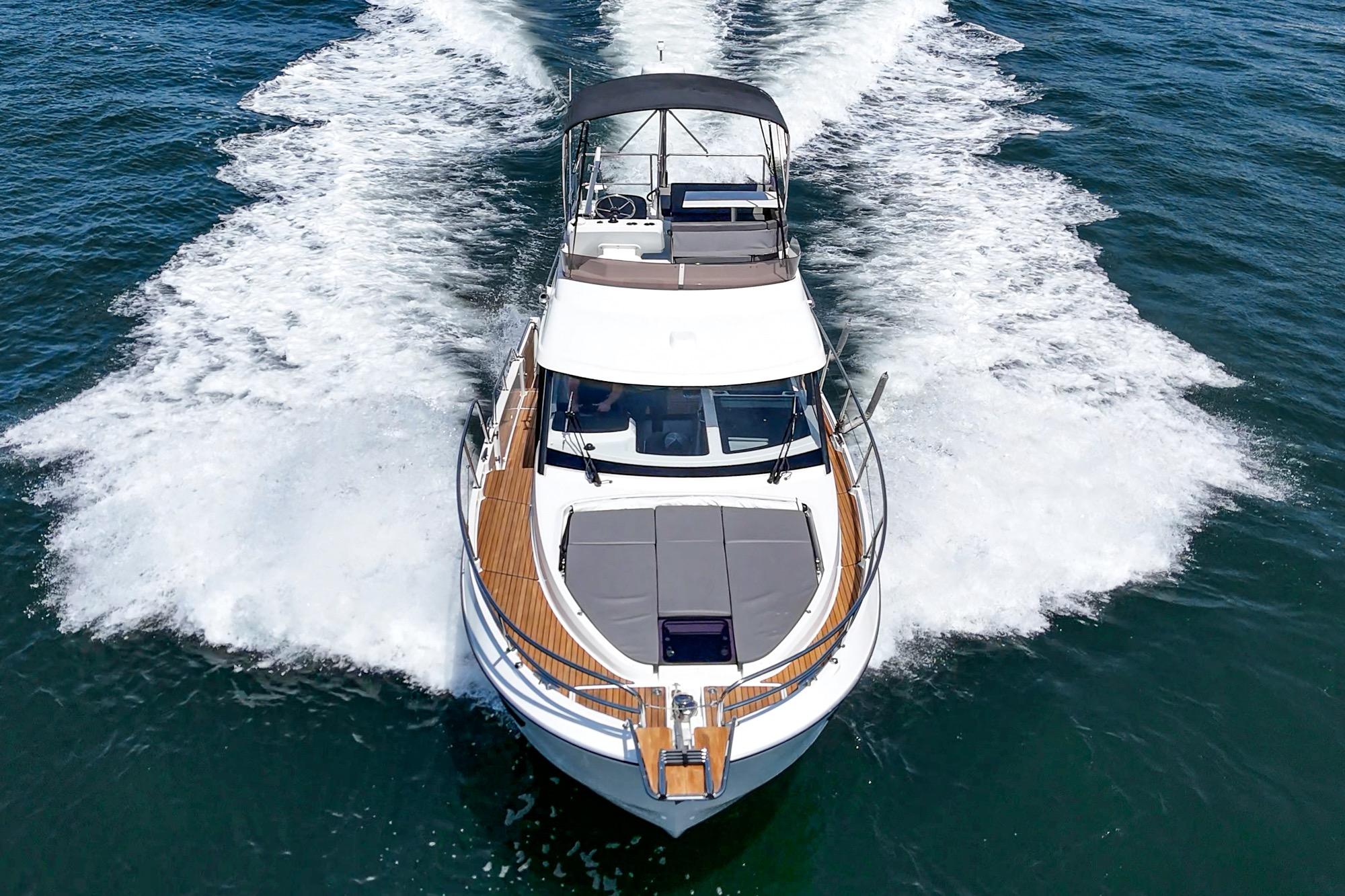 Yacht Photos Pics