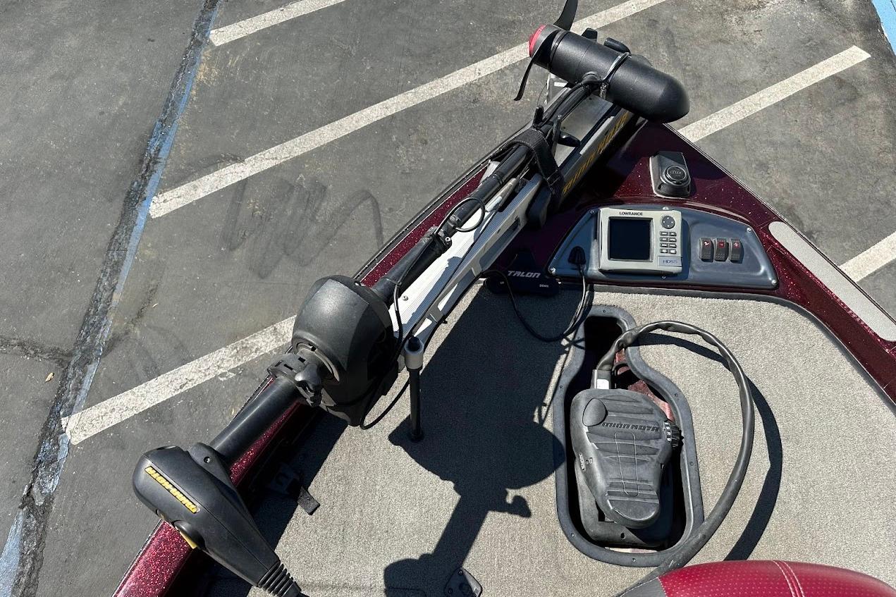 2010 Ranger 178 VS boat deck with trolling motor and navigation system.