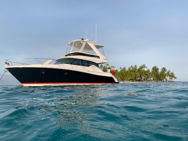2019 Tiara Yachts F44 Flybridge