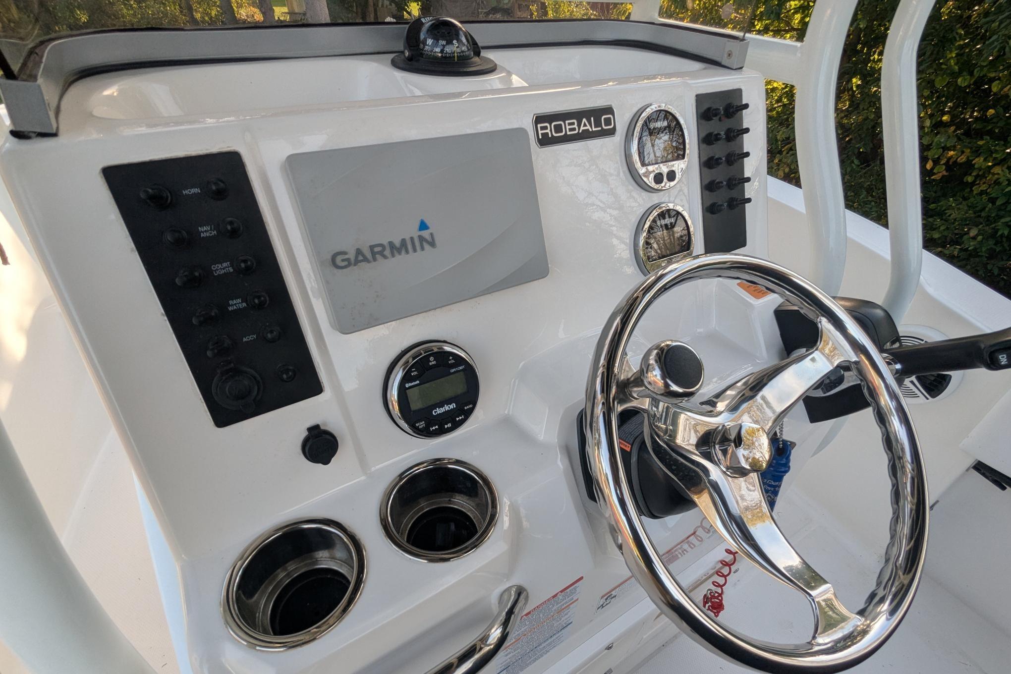 2018 Robalo R180 Center Console-7