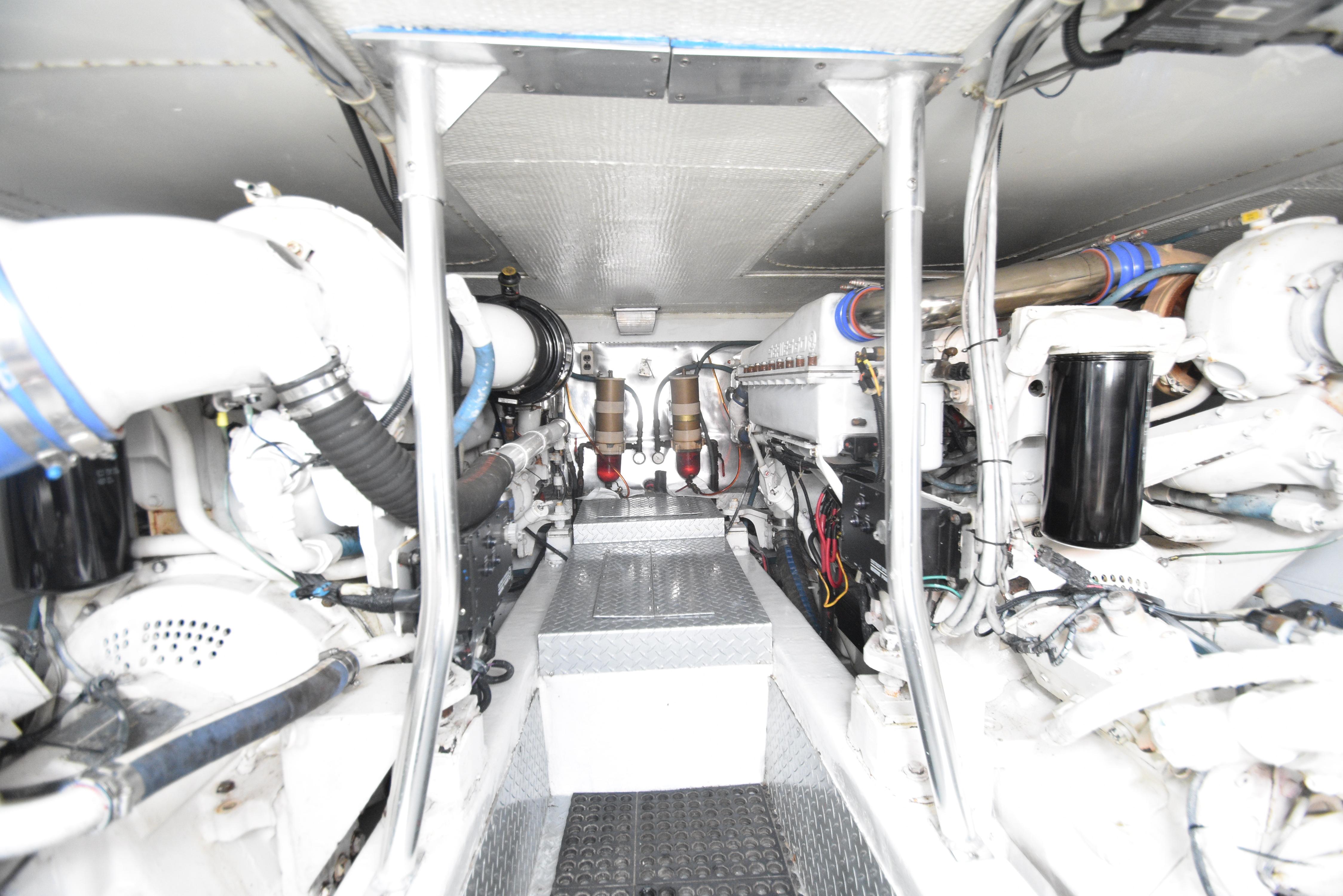 2000-ocean-yachts-48-super-sport-power-9605959-970696228-0-071120241034-11
