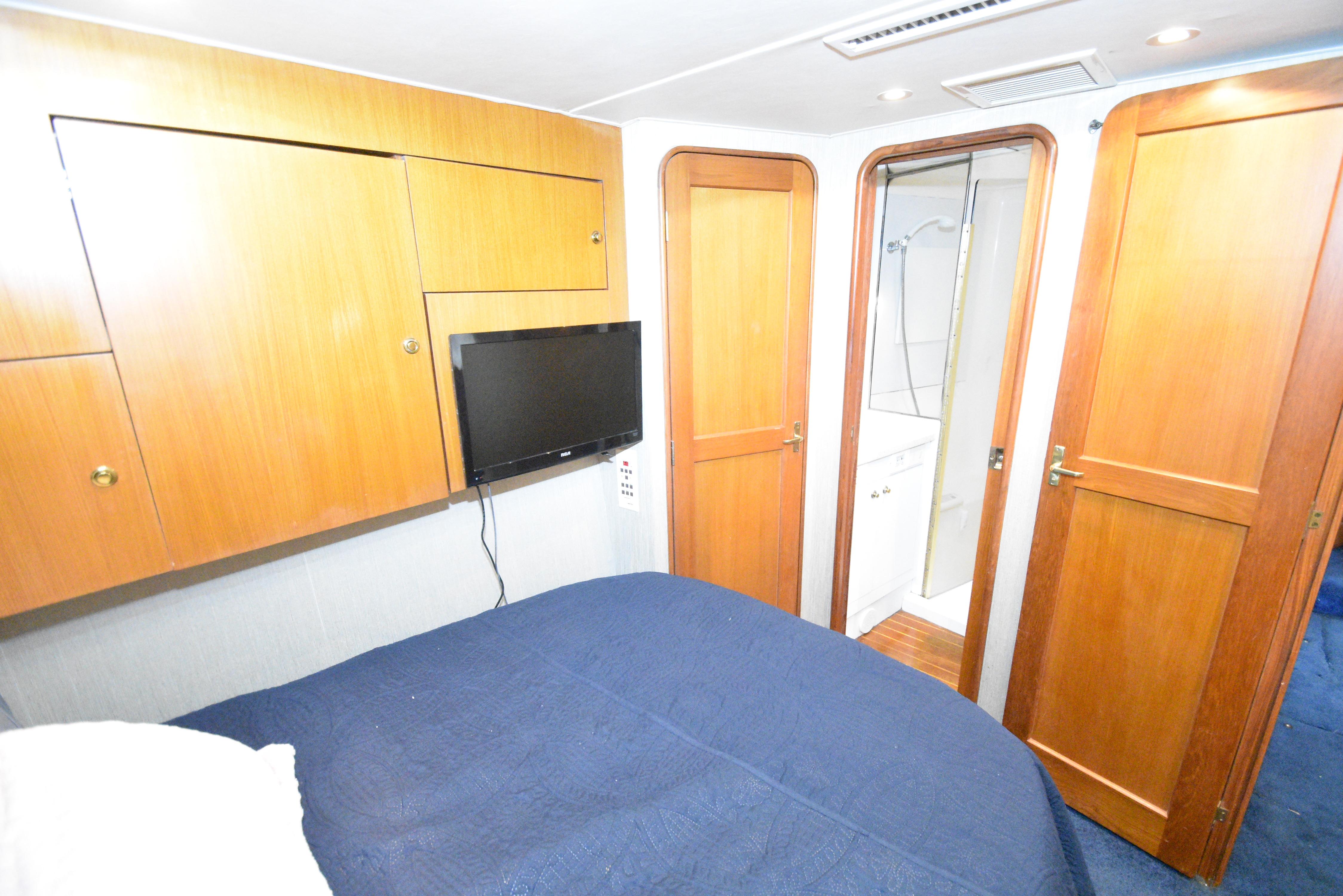 2000-ocean-yachts-48-super-sport-power-9605959-970696244-0-071120241035-27