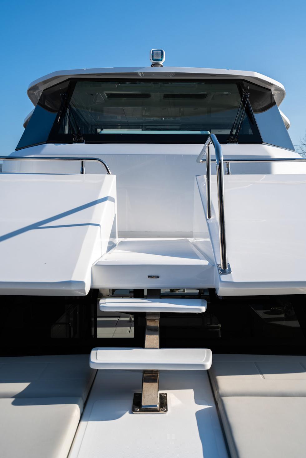Aquila-54 Luxury 2025-54 Luxury FL-US-9855906 | Thumbnail
