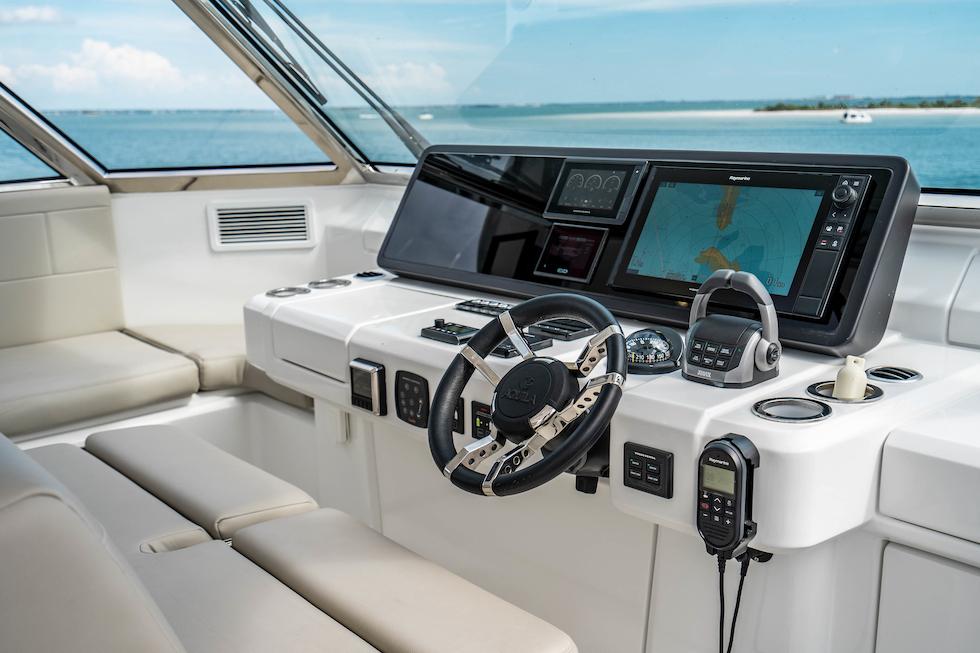 Aquila-54 Luxury 2025-54 Luxury FL-US-9855906 | Thumbnail