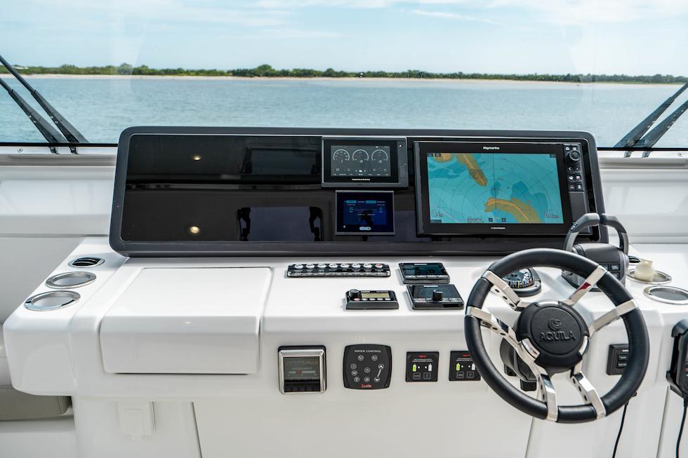 Aquila-54 Luxury 2025-54 Luxury FL-US-9855906 | Thumbnail