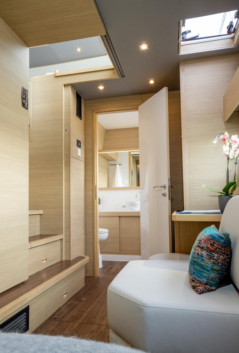 Aquila-54 Luxury 2025-54 Luxury FL-US-9855906 | Thumbnail