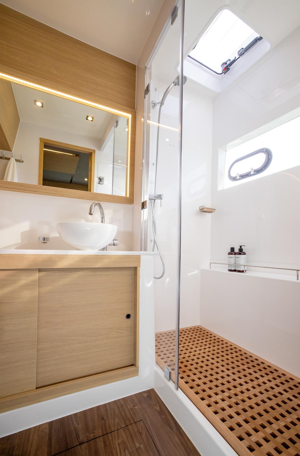 Aquila-54 Luxury 2025-54 Luxury FL-US-9855906 | Thumbnail