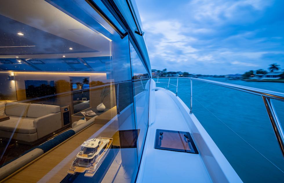 Aquila-54 Luxury 2025-54 Luxury FL-US-9855906 | Thumbnail