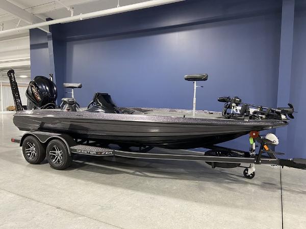 2022 Skeeter boat for sale, model of the boat is ZXR 20 & Image # 3 of 48
