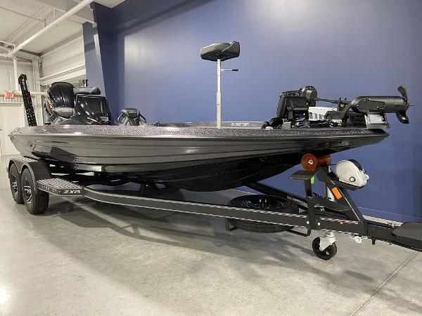 2022 Skeeter boat for sale, model of the boat is ZXR 20 & Image # 5 of 48