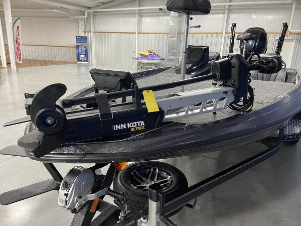 2022 Skeeter boat for sale, model of the boat is ZXR 20 & Image # 15 of 48